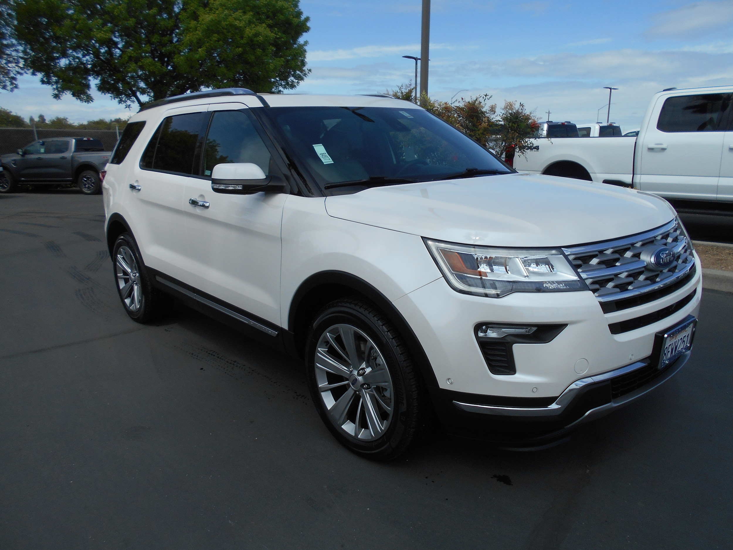 2018 Ford Explorer Leather photo 2