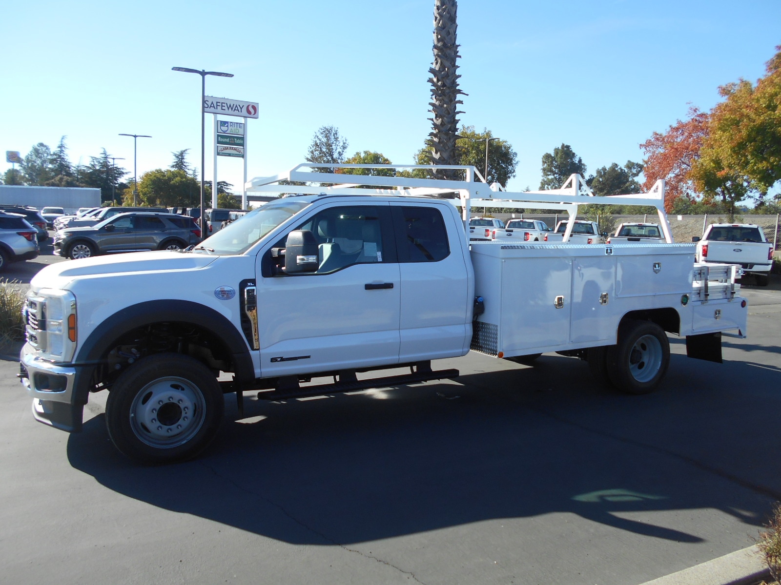 2024 Ford F-550 Super Duty Chassis Cab XL's photo