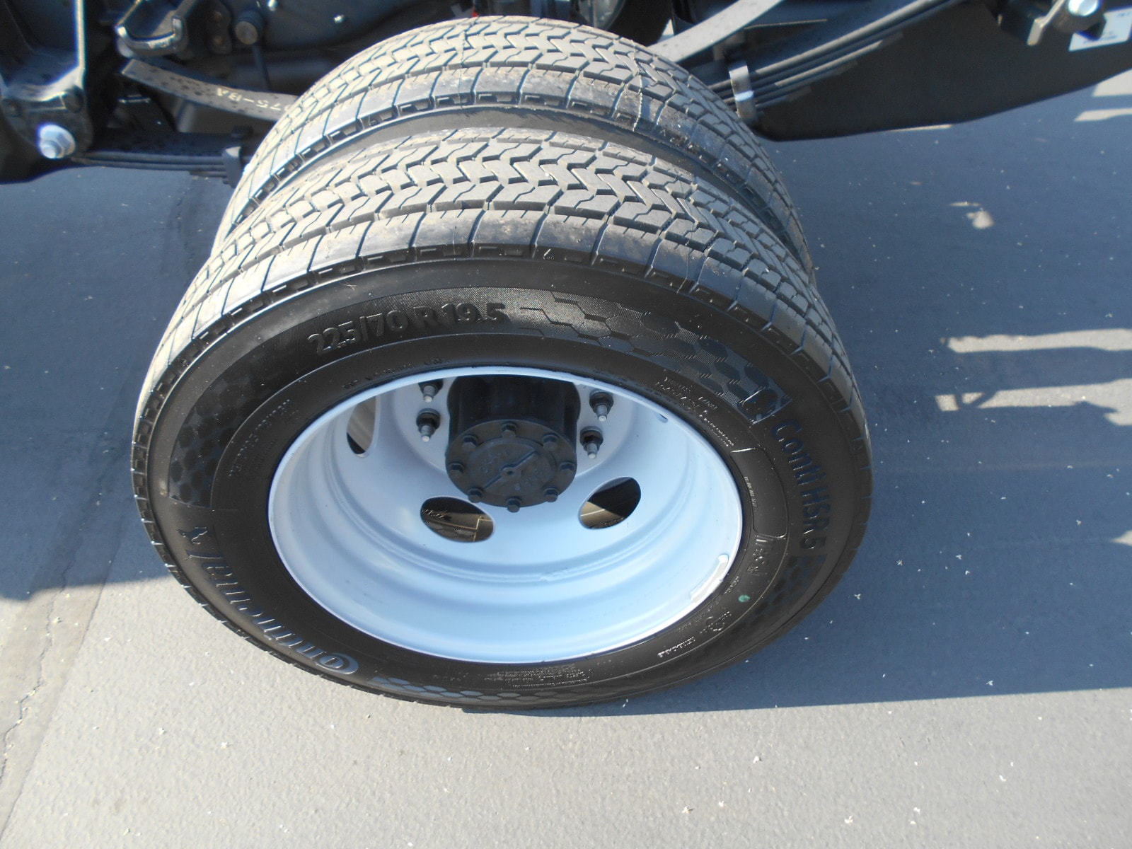 2025 Ford F-450 Super Duty Chassis Cab XL - Photo 10