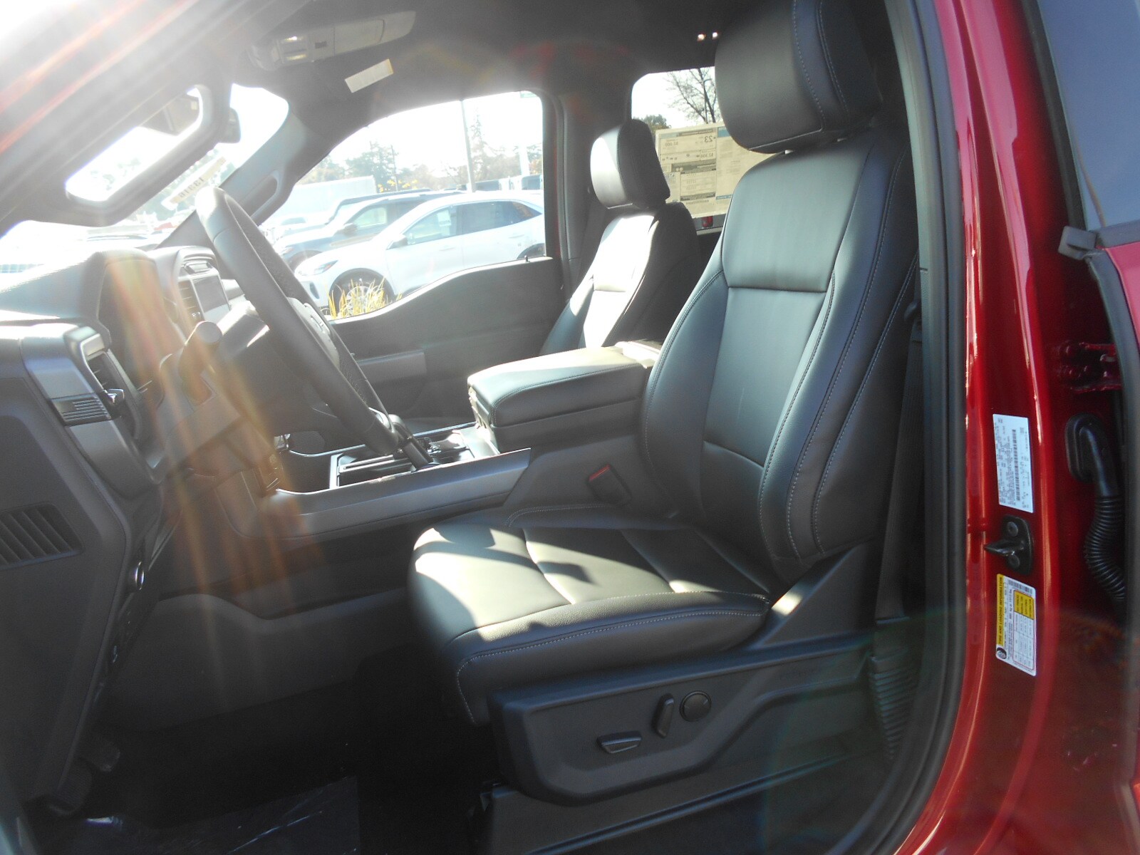 2025 Ford F-150 XLT photo 4