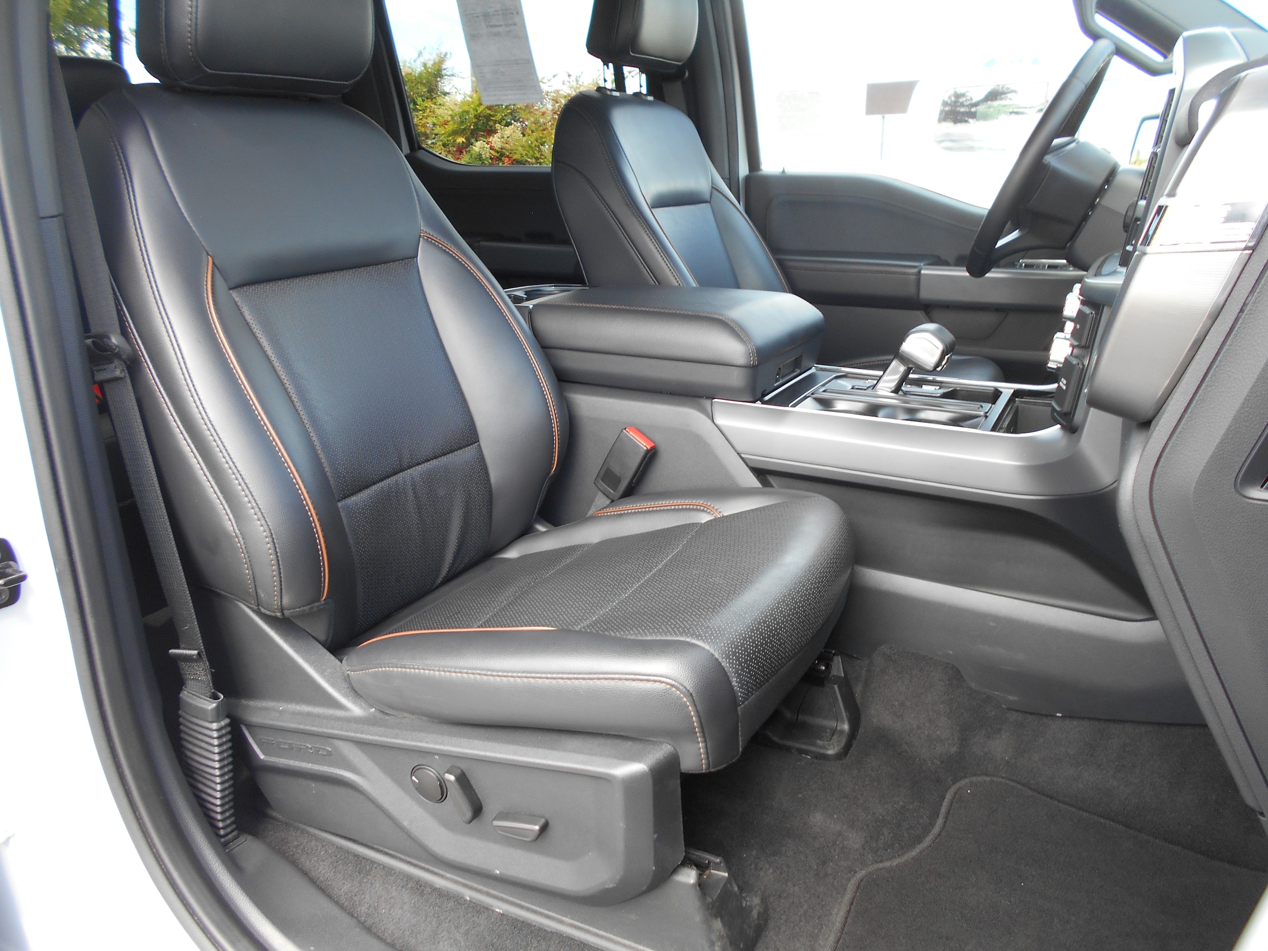 2025 Ford F-150 photo 6