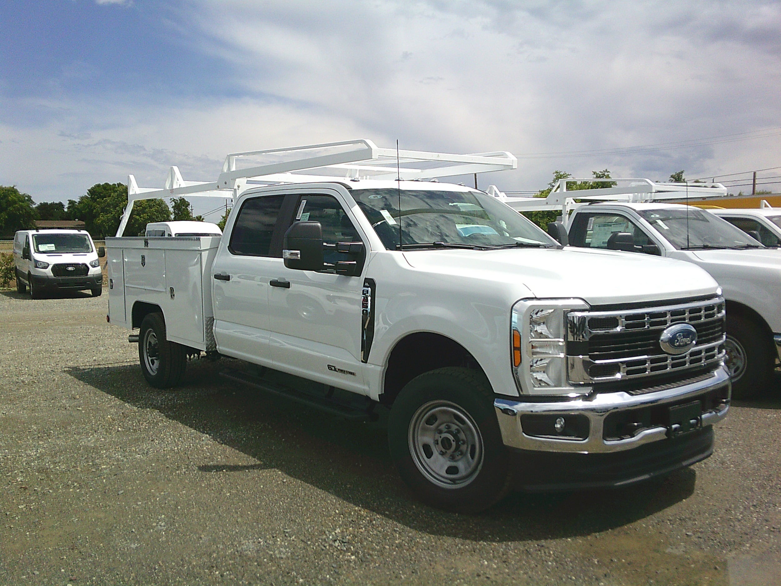2026 Ford F-350 XL 4x4 Crew Cab 179-In SRW's photo