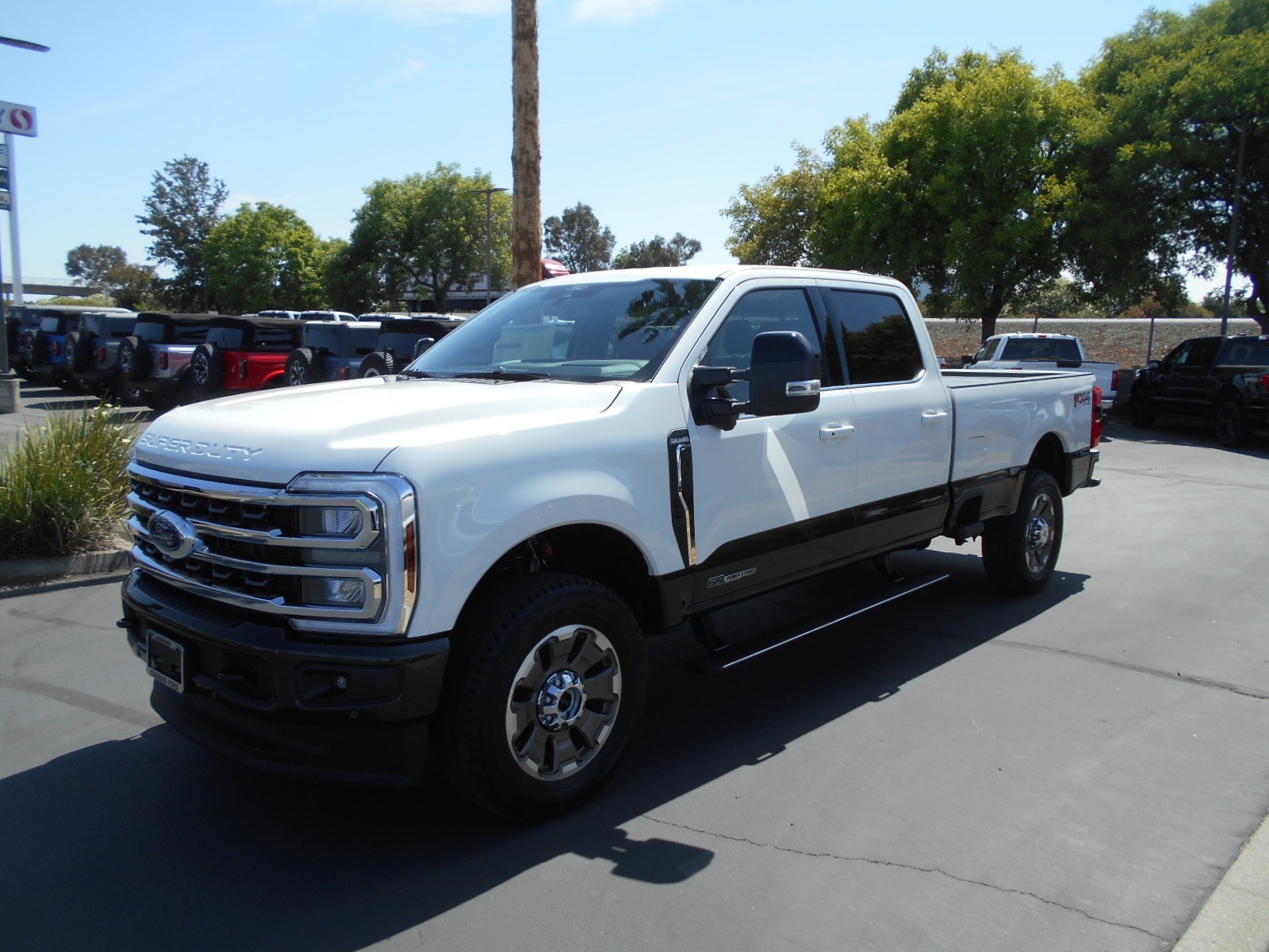 2025 Ford F-350 Super Duty King Ranch's photo