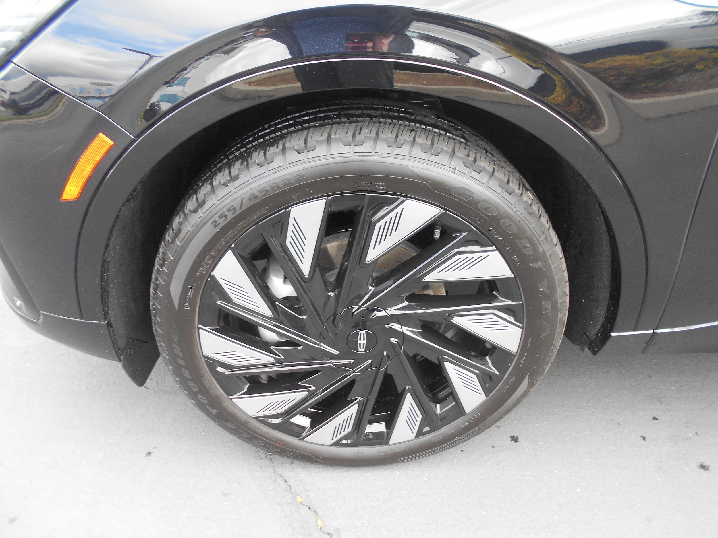 2025 Lincoln Nautilus Black Label photo 3