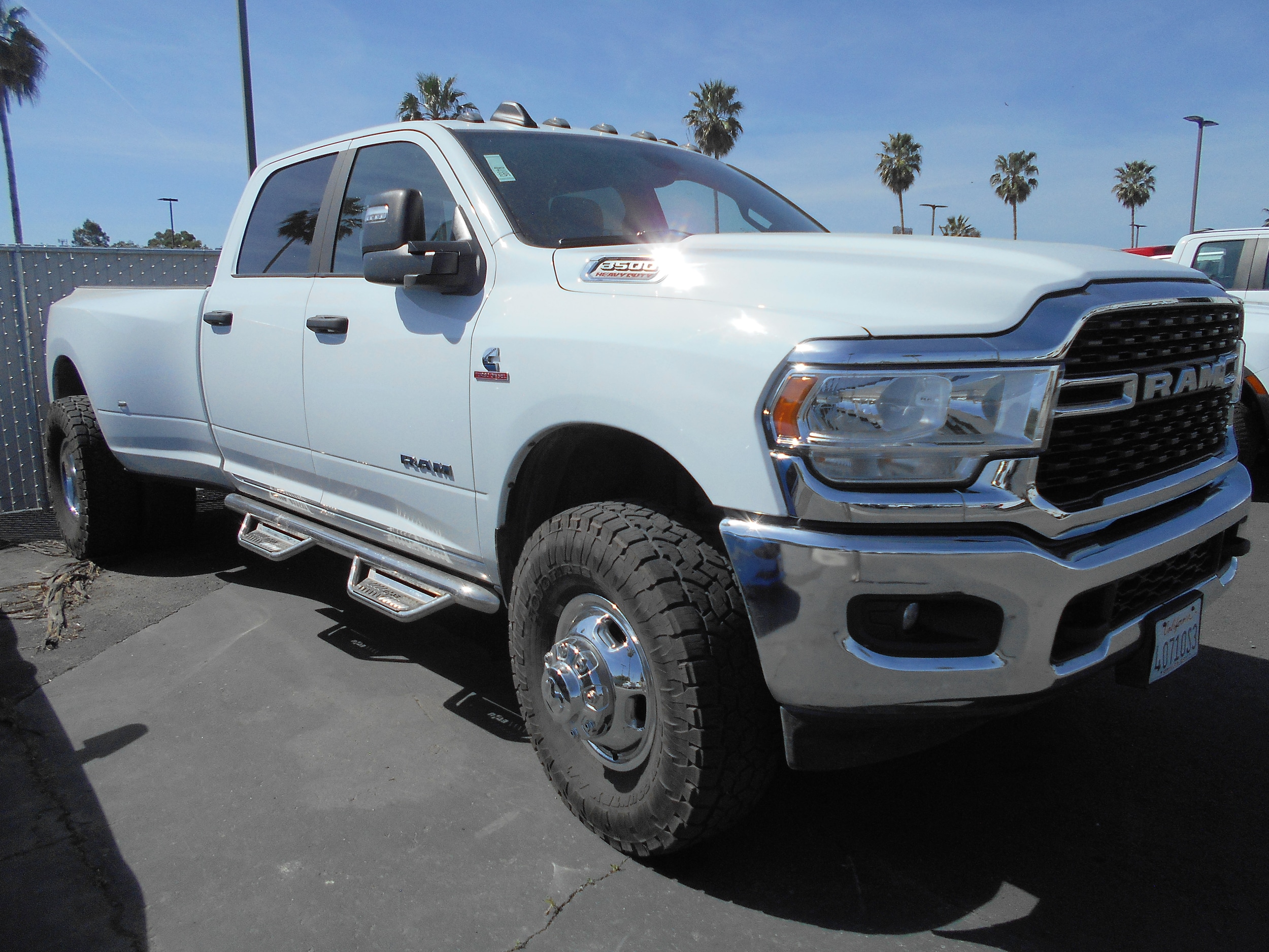2023 Ram 3500 Cloth photo 3