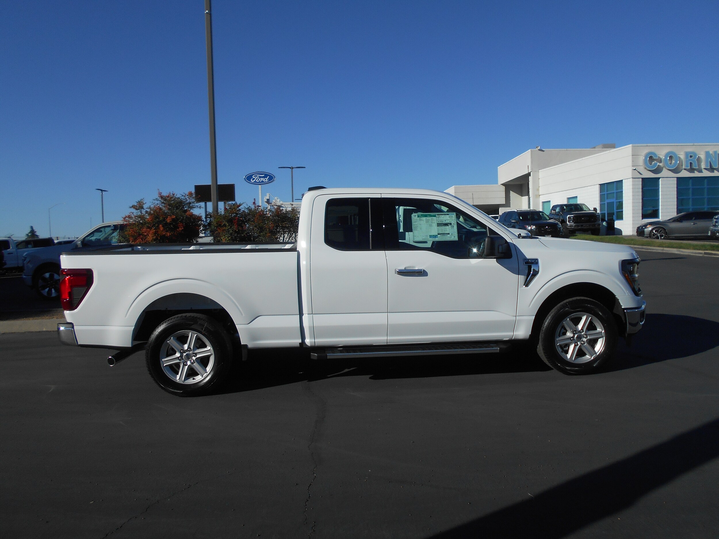 2025 Ford F-150 XLT photo 2