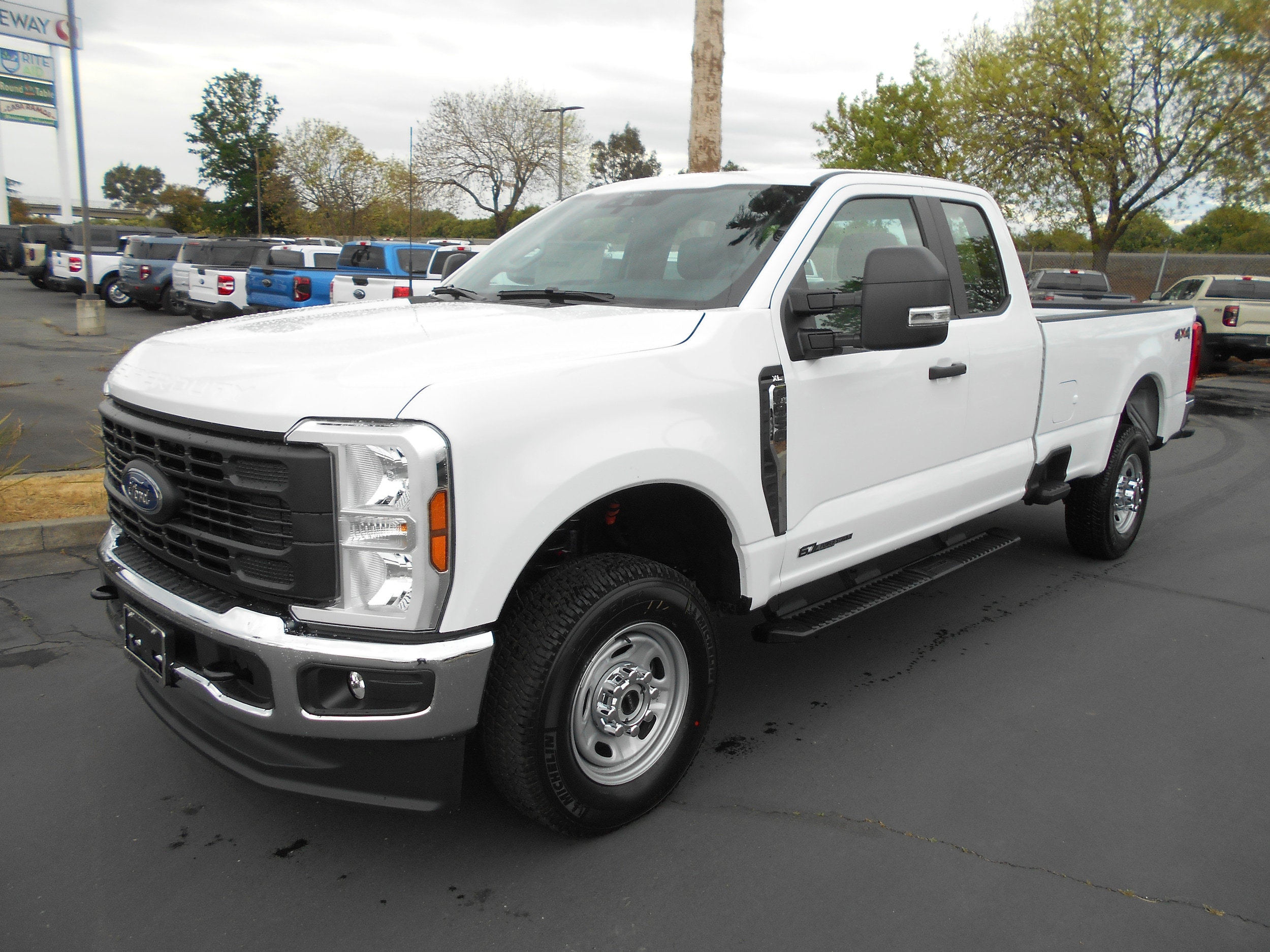 2026 Ford F-350 XL 4x4 SuperCab 8' Box SRW's photo