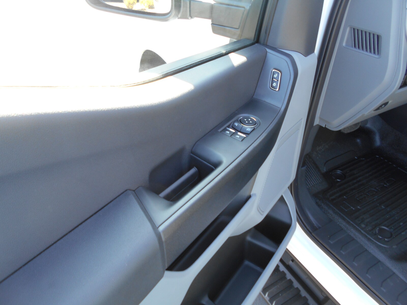 2025 Ford F-250 XL photo 4