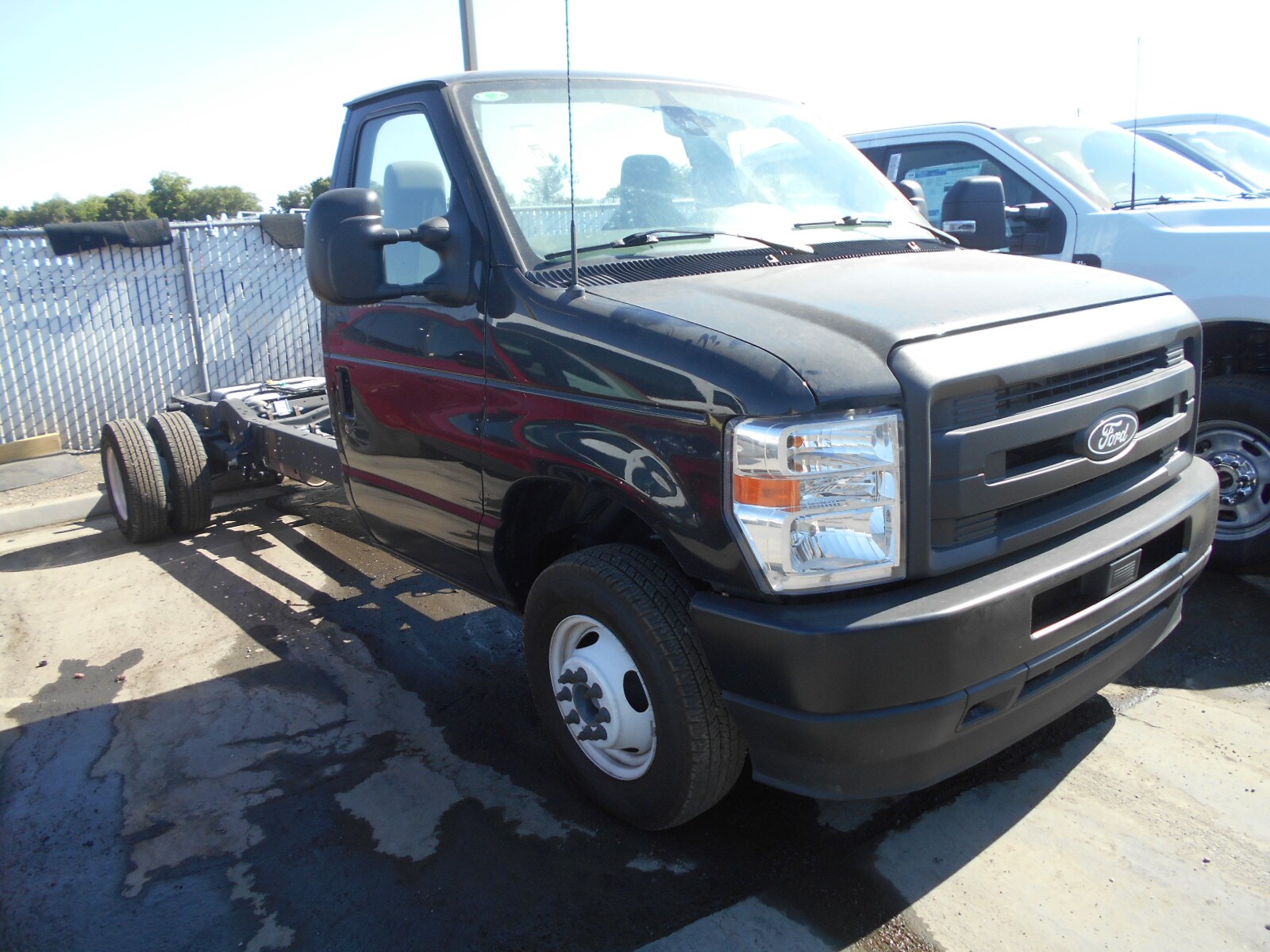 2026 Ford E-450 Cutaway XL photo 3
