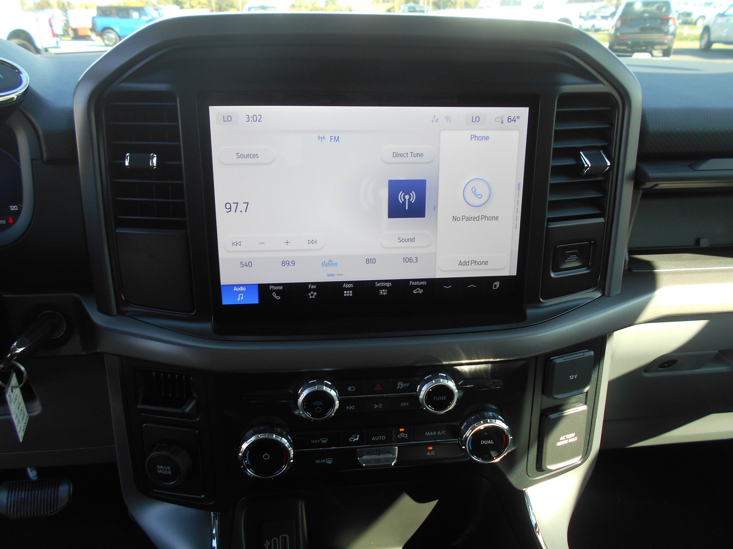 2025 Ford F-150 XLT photo 3
