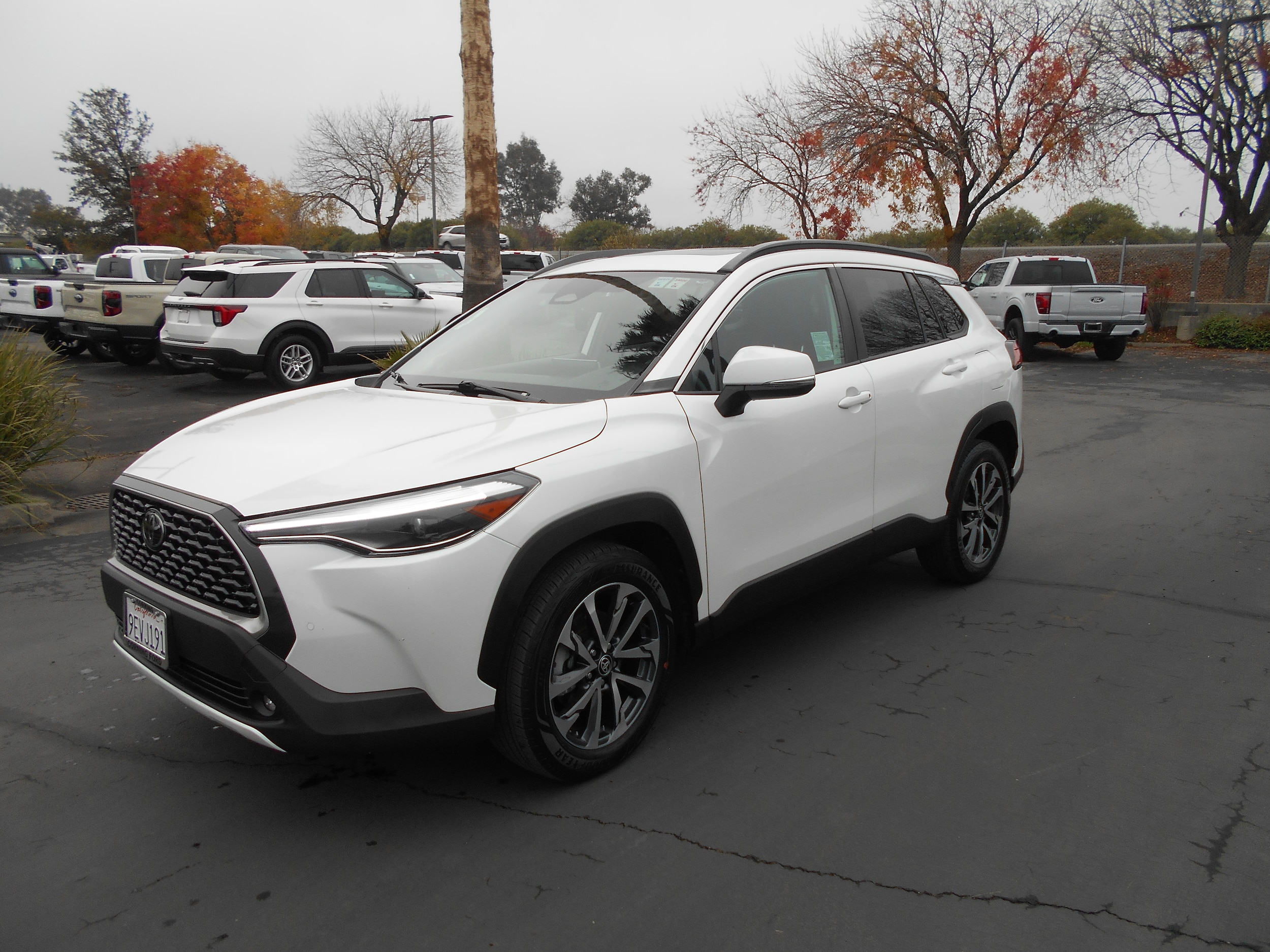 2023 Toyota Corolla Cross XLE's photo