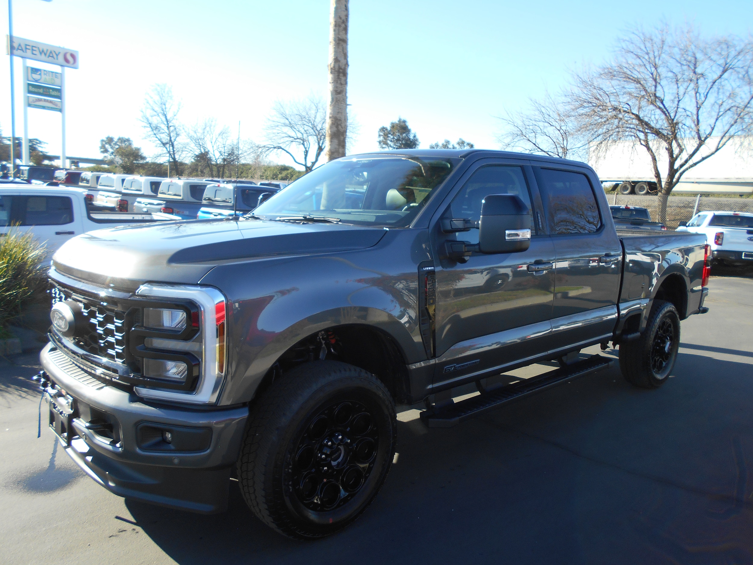 2026 Ford F-350 Super Duty Lariat's photo