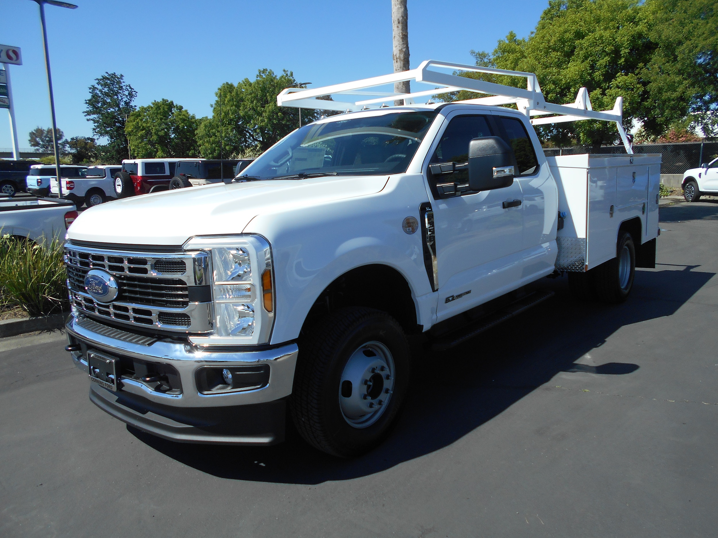 2026 Ford F-350 XL 4x4 SuperCab 168-In DRW's photo