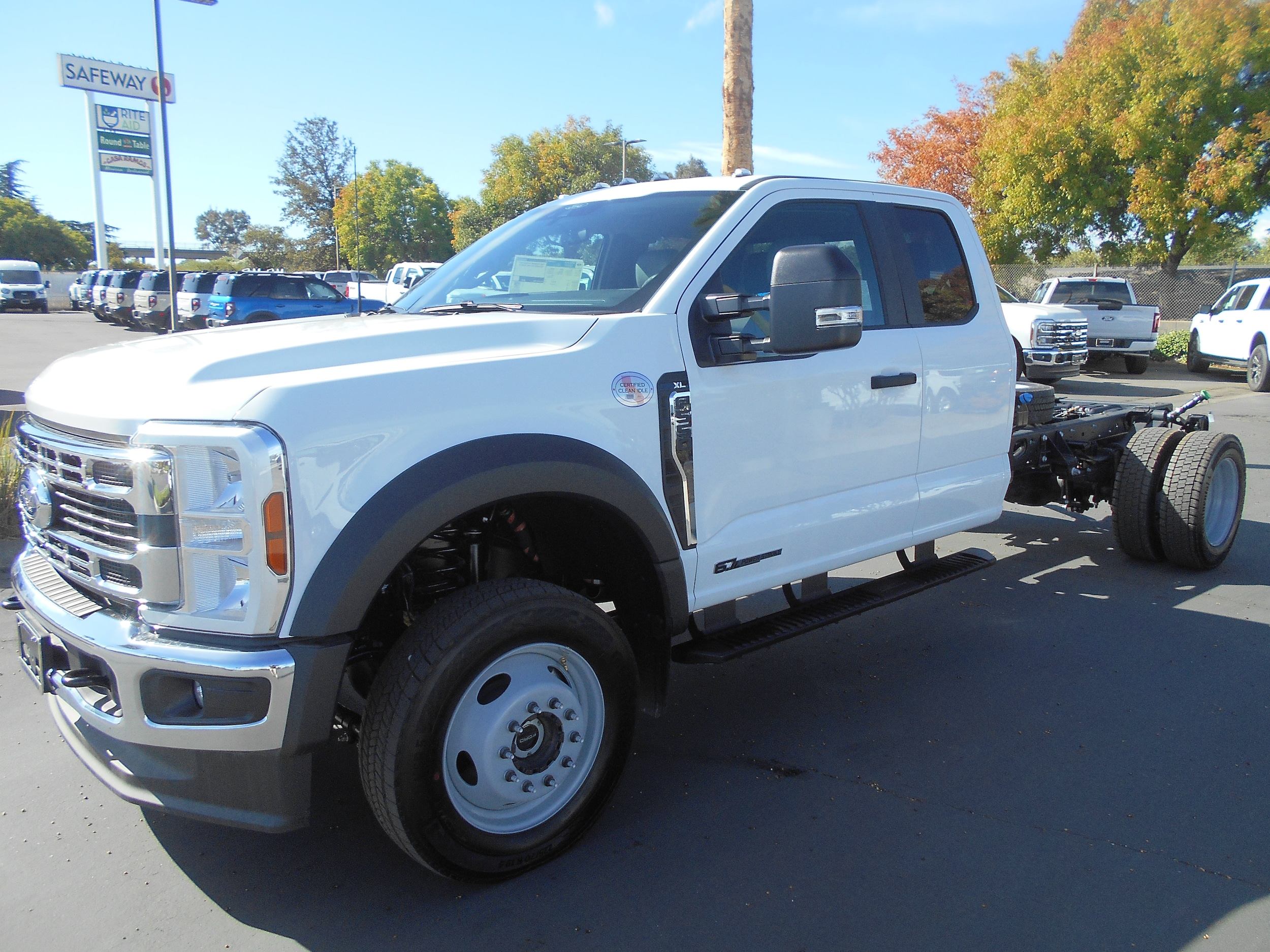 2026 Ford F-550 Super Duty Chassis Cab XL's photo