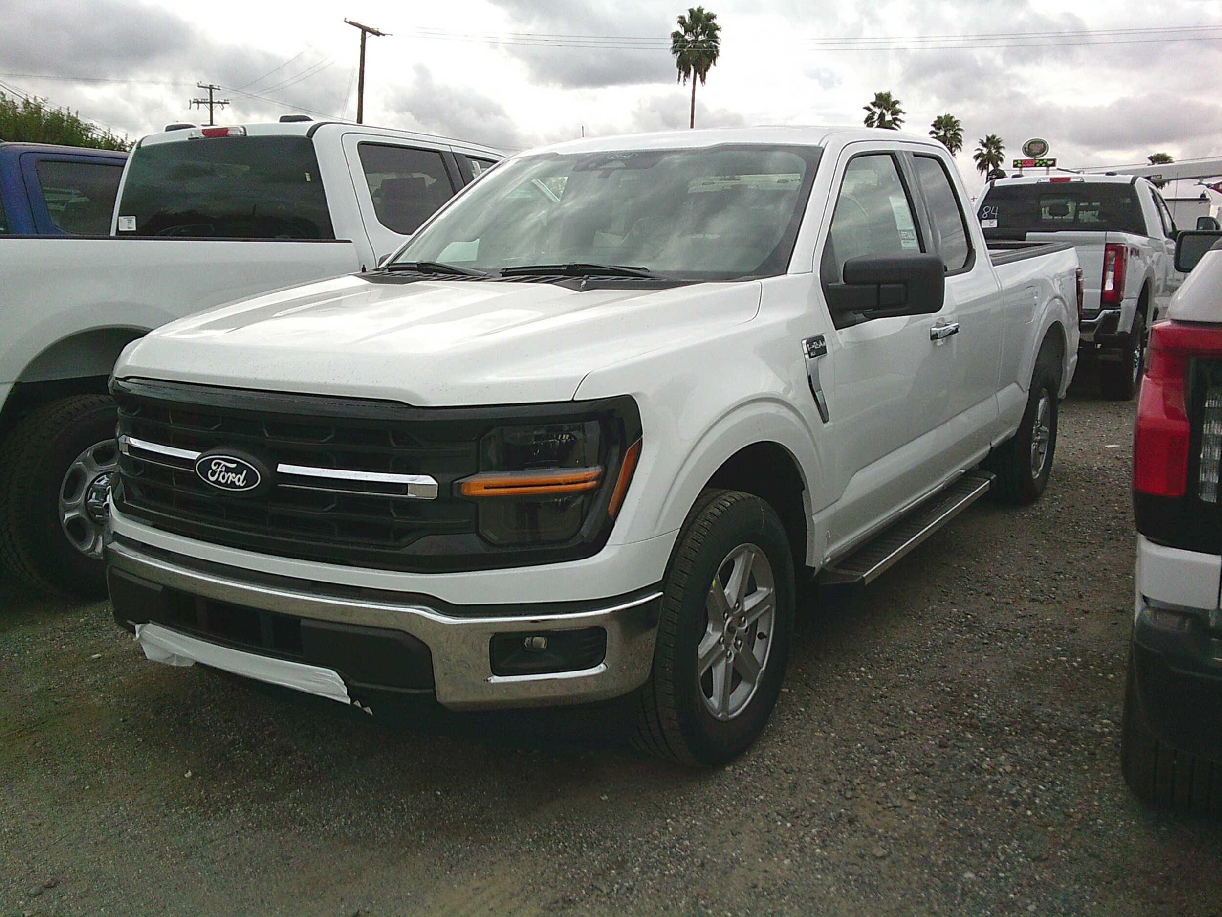 2025 Ford F-150 XLT photo 3