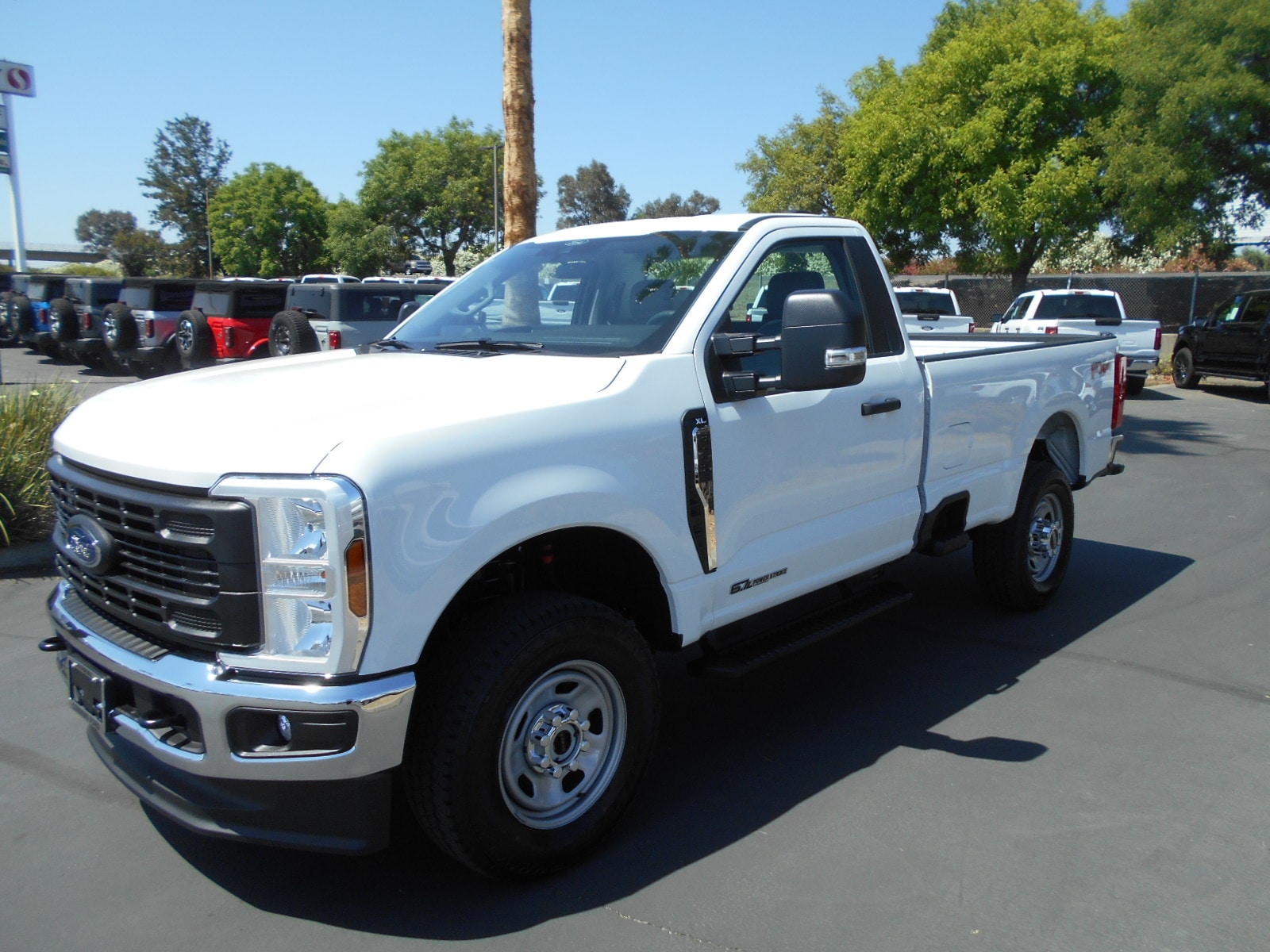 2025 Ford F-350 Super Duty XL's photo