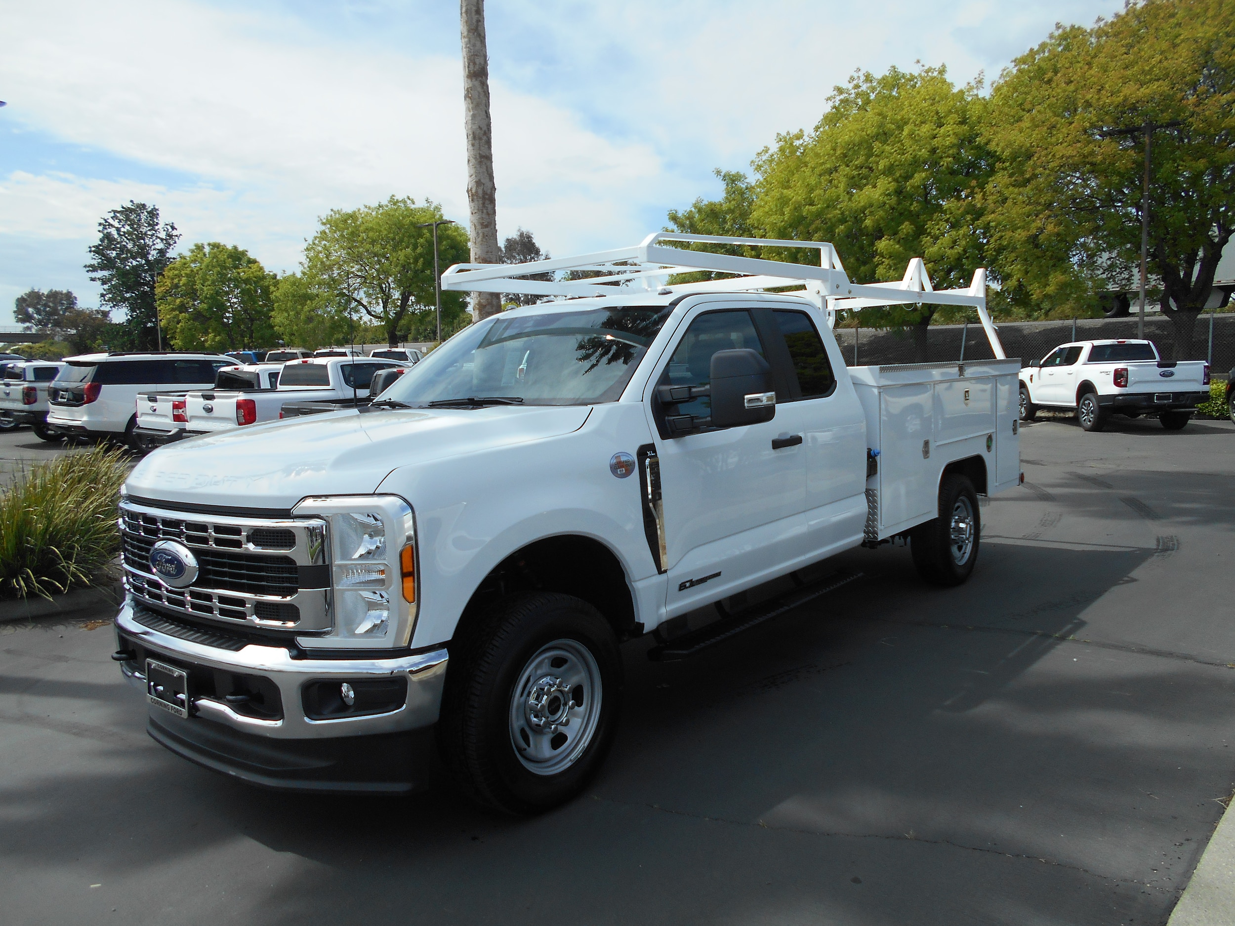 2026 Ford F-350 XL 4x4 SuperCab 168-In SRW's photo