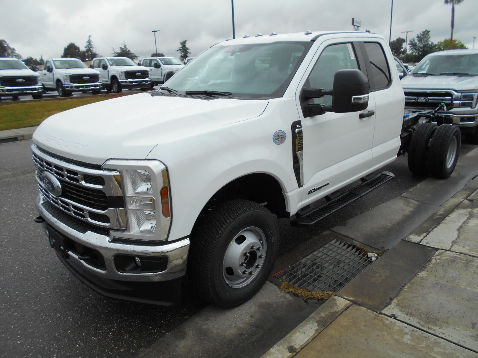 2025 Ford F-350 XL photo 3