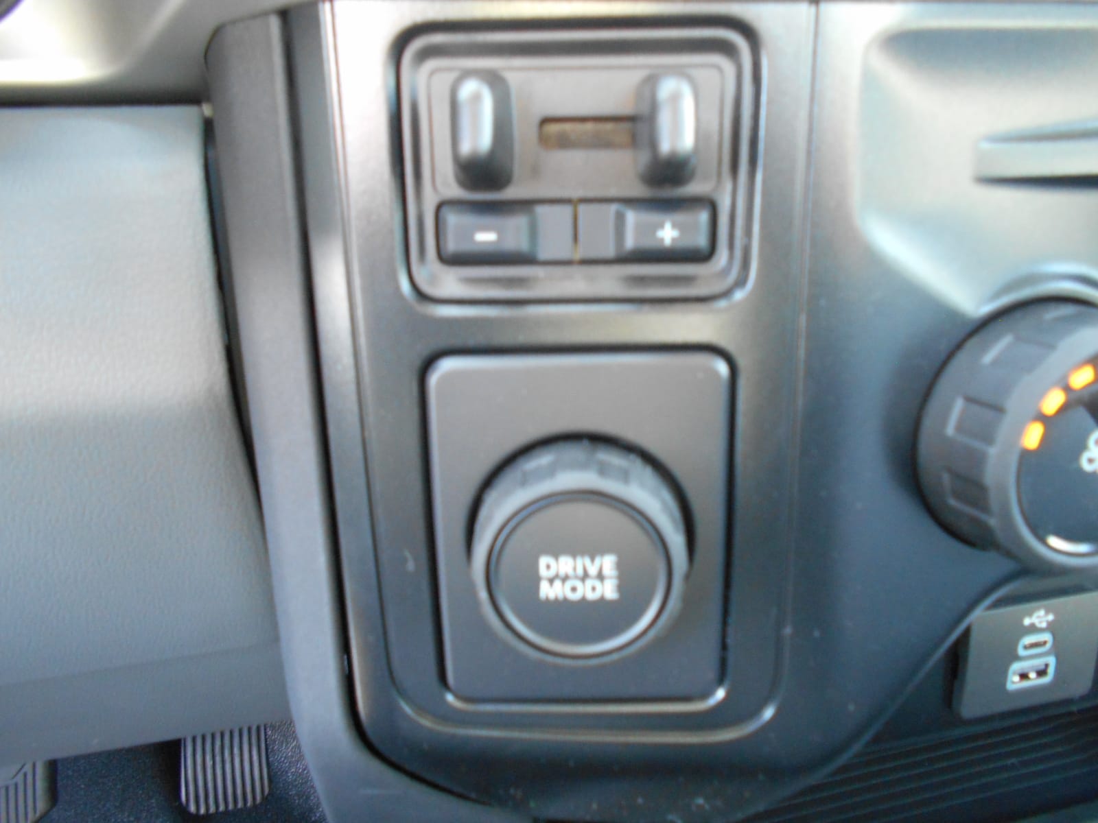 2025 Ford F-450 Super Duty Chassis Cab XL - Photo 9