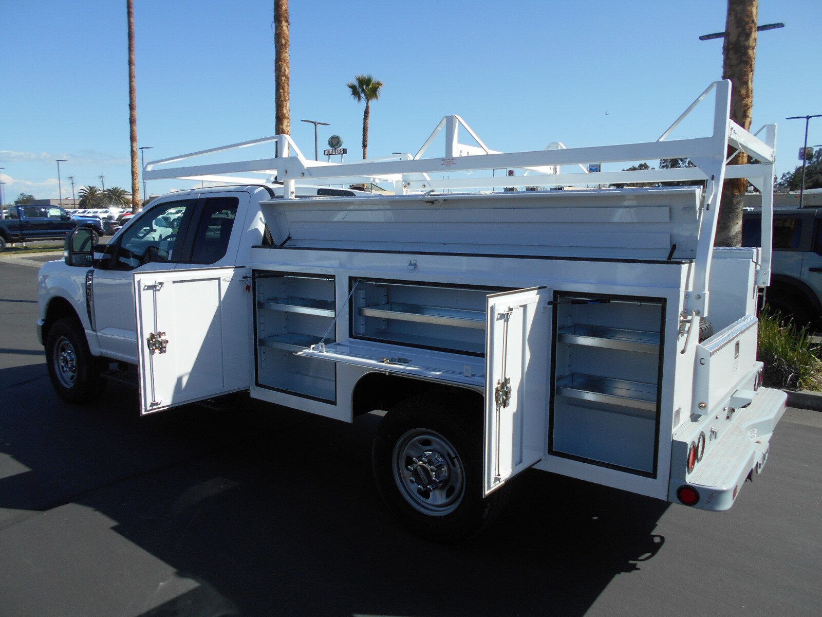 2025 Ford F-350 photo 4