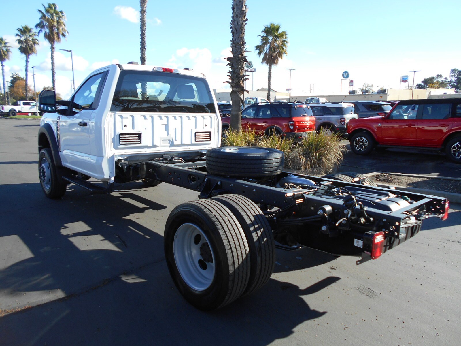 2024 Ford F-600 photo 3