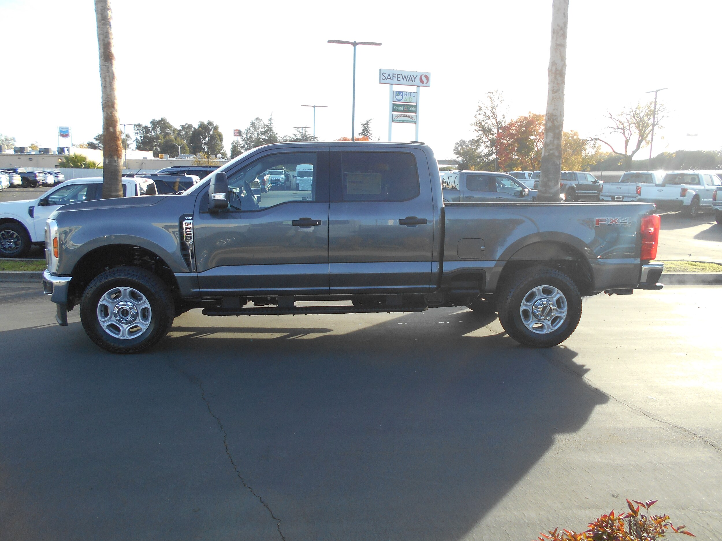 2026 Ford F-250 XLT photo 2