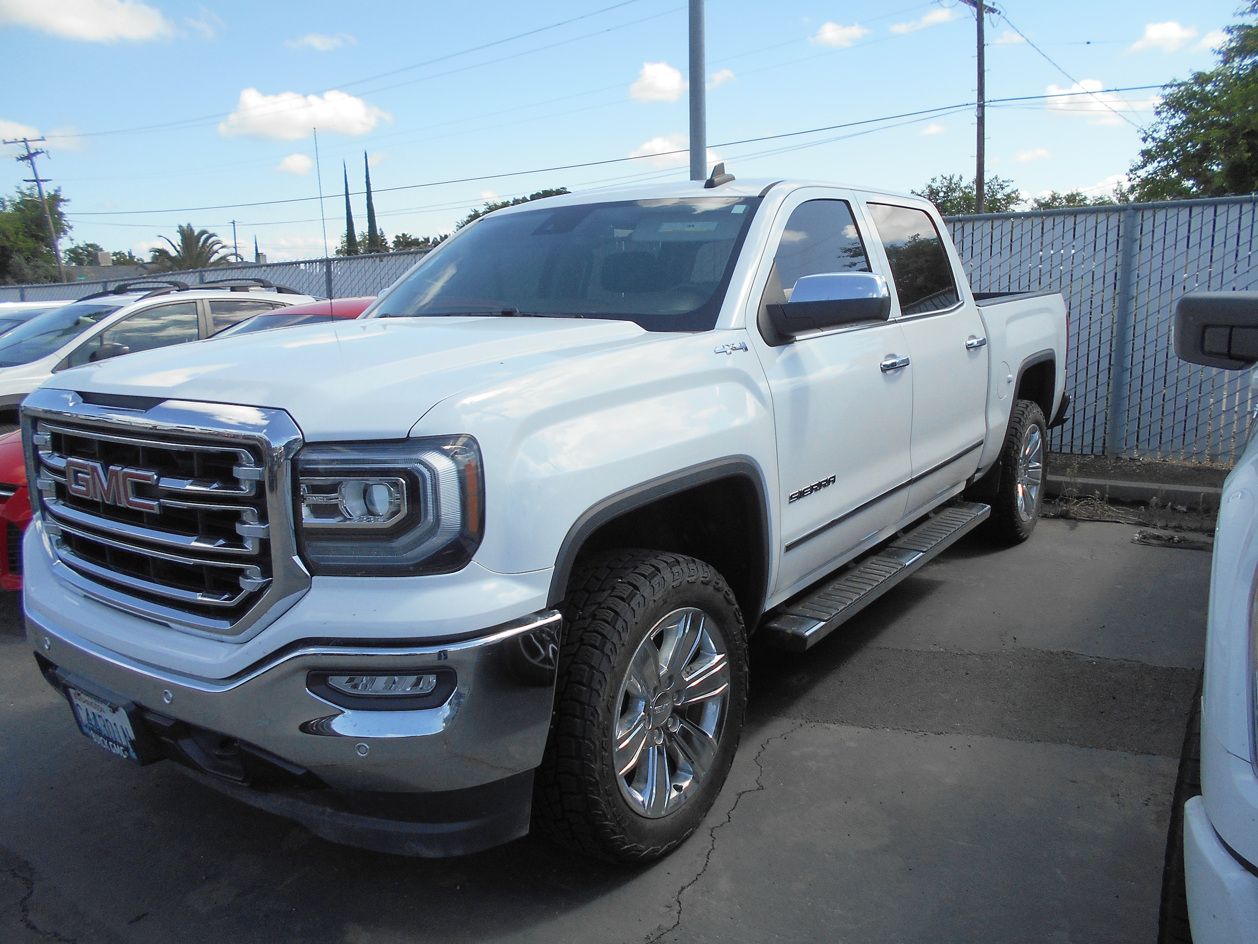 2018 GMC Sierra 4WD Crew Cab Short Box SLT's photo
