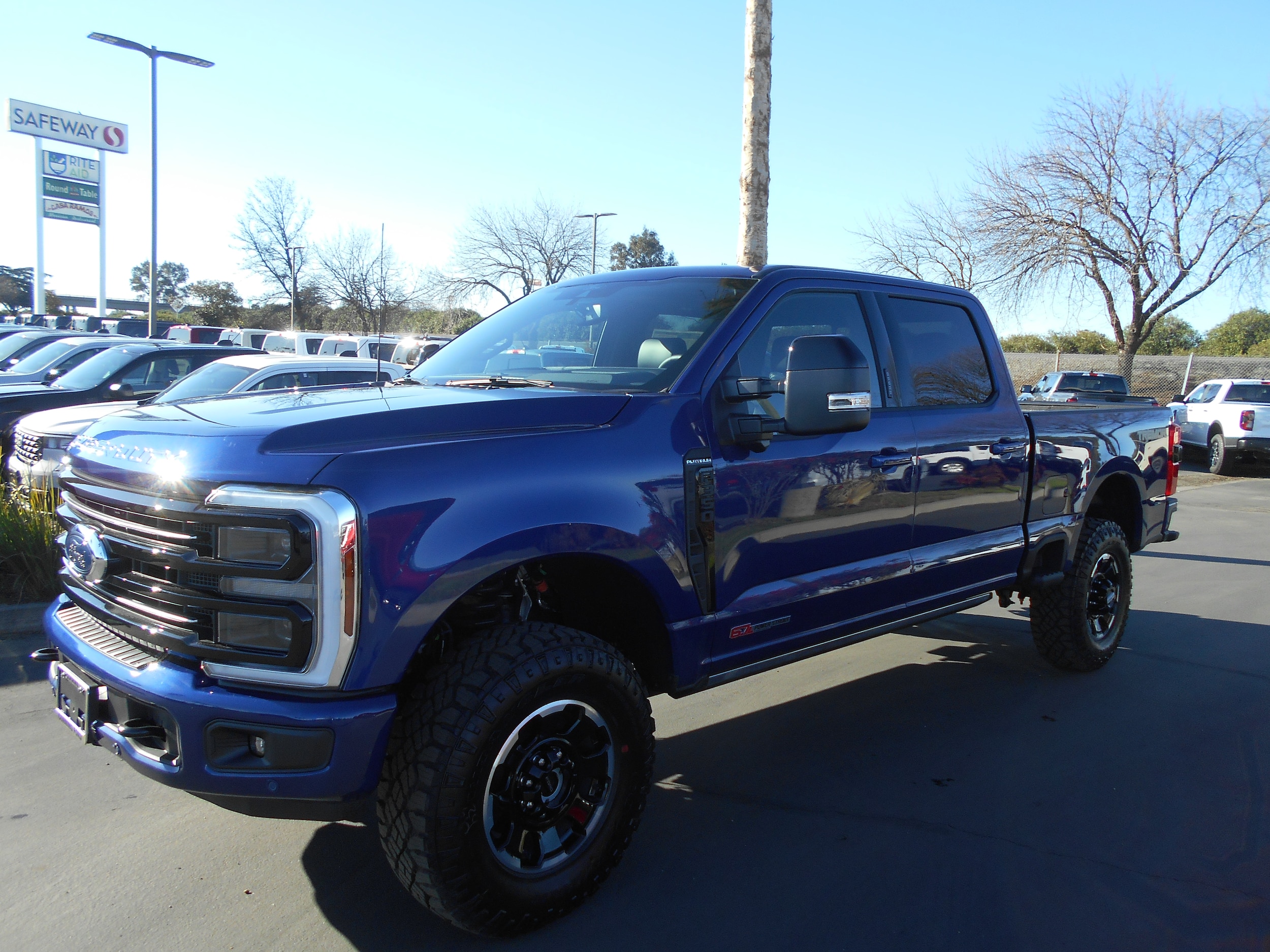 2026 Ford F-350 Super Duty Platinum's photo