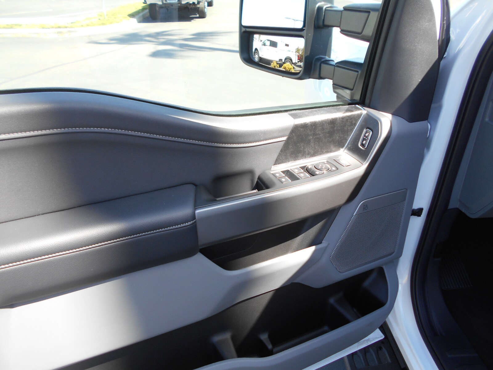 2025 Ford F-250 XLT photo 4