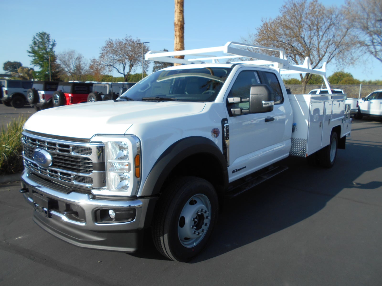 2025 Ford F-550 Chassis Super Cab 