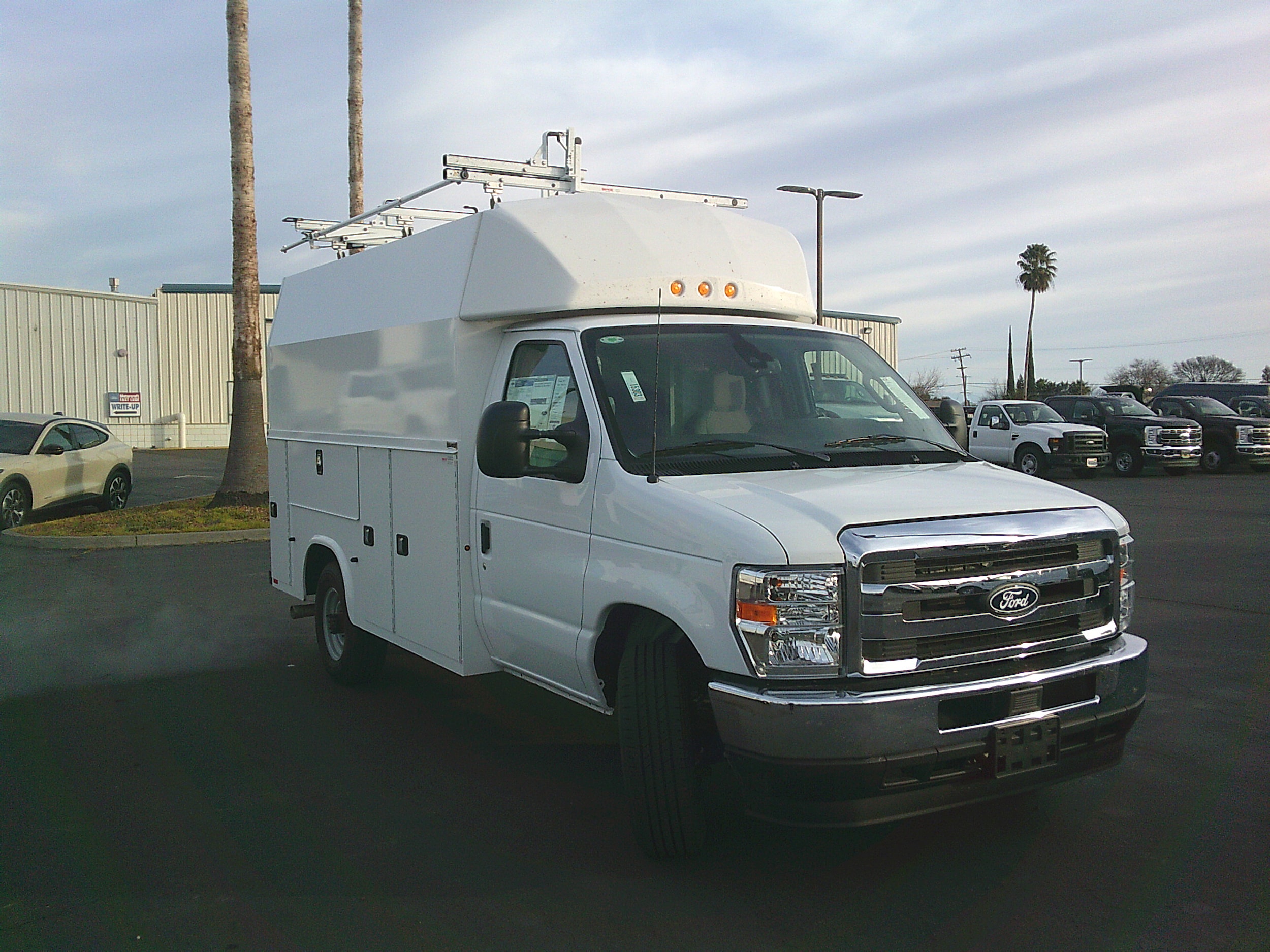 2026 Ford E-350 Cutaway Truck 
