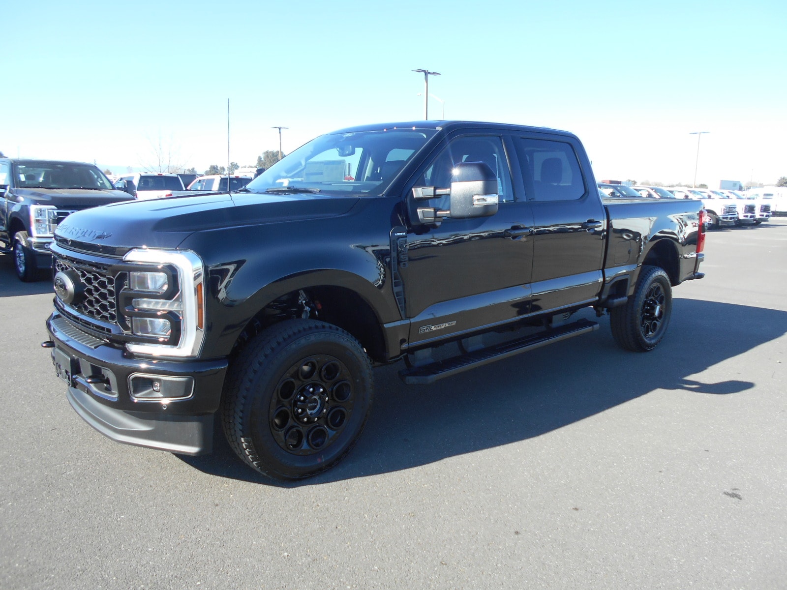 2025 Ford F-350 Super Duty Lariat's photo