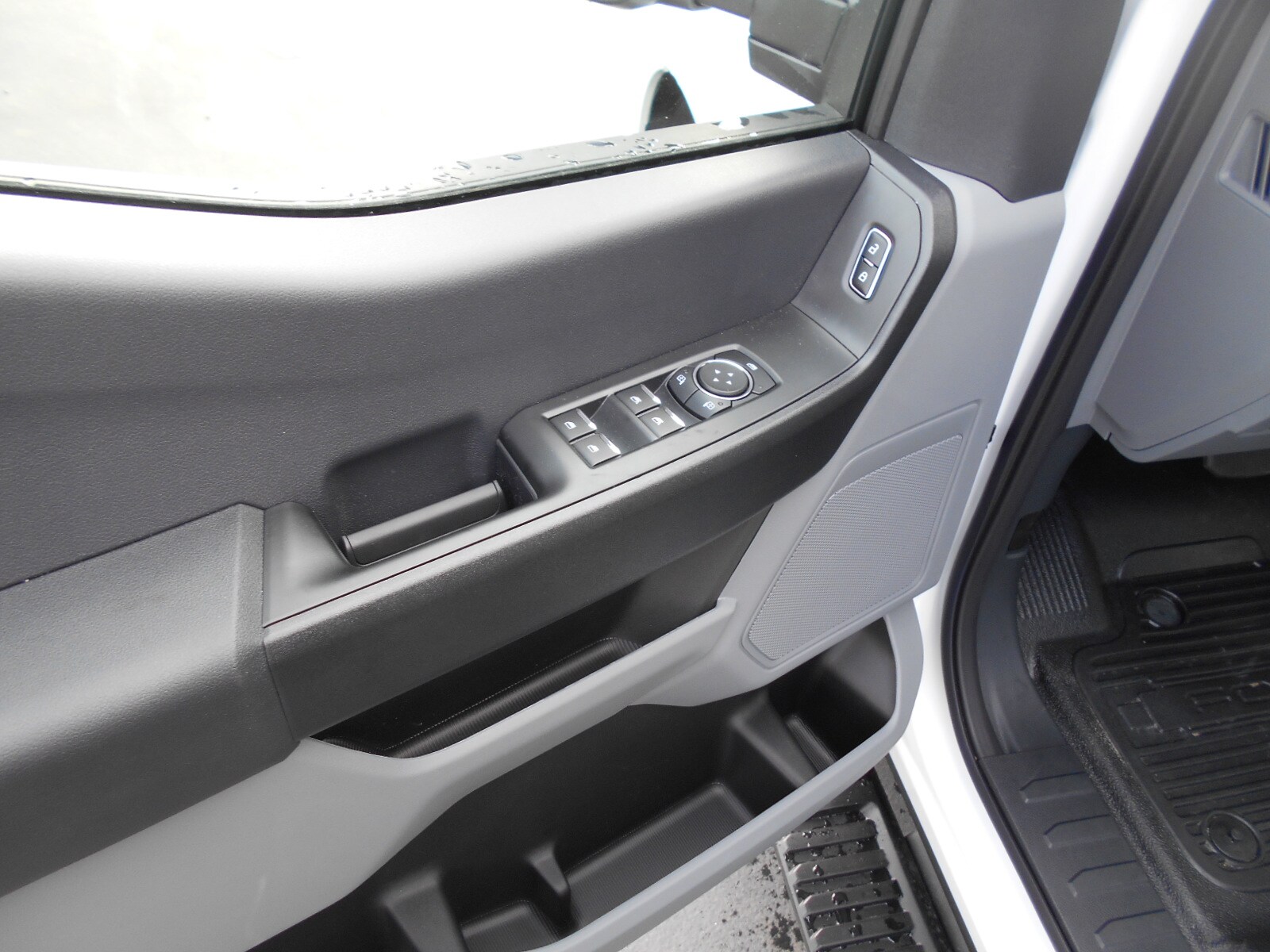 2025 Ford F-350 XL photo 4