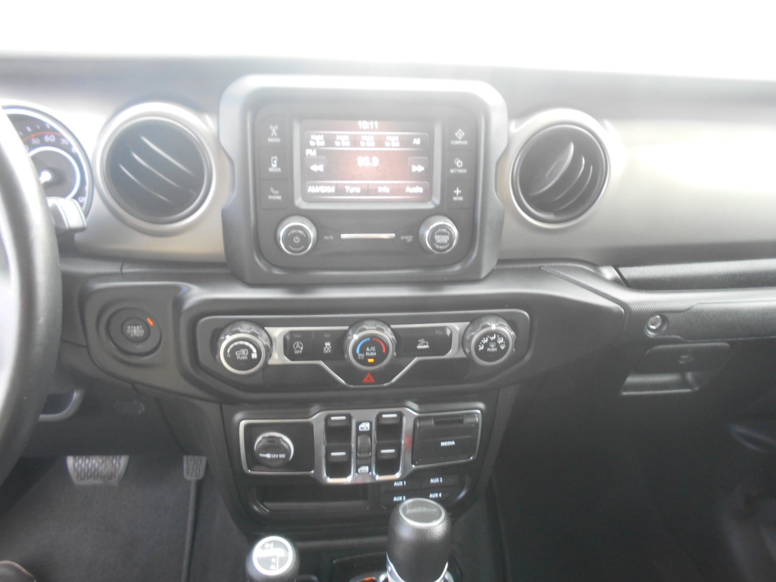 2020 Jeep Gladiator Cloth photo 3