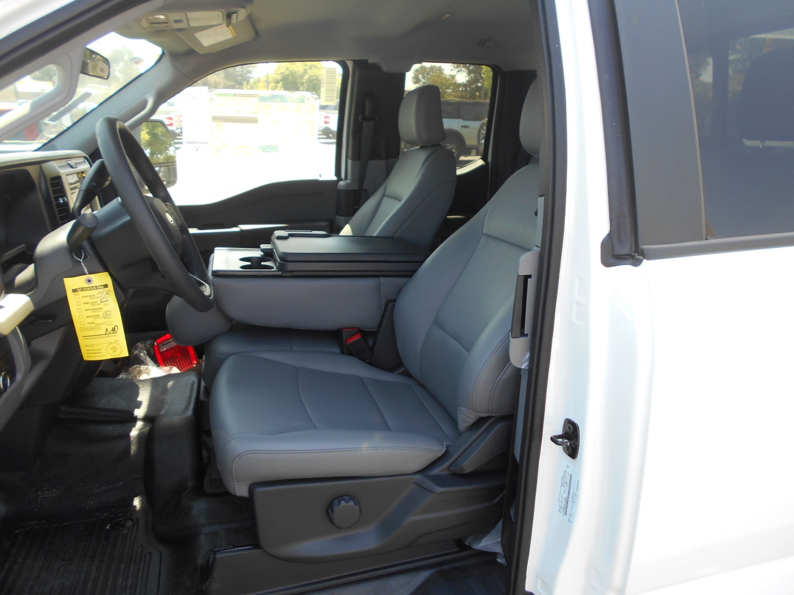 2025 Ford F-350 Super Duty Chassis Cab XL - Photo 8