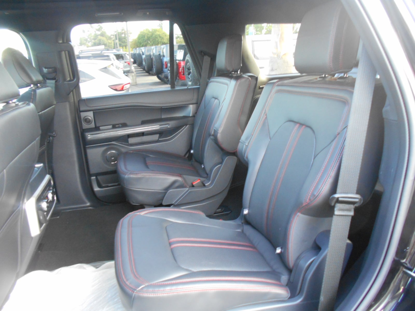 2024 Ford Expedition Leather photo 6