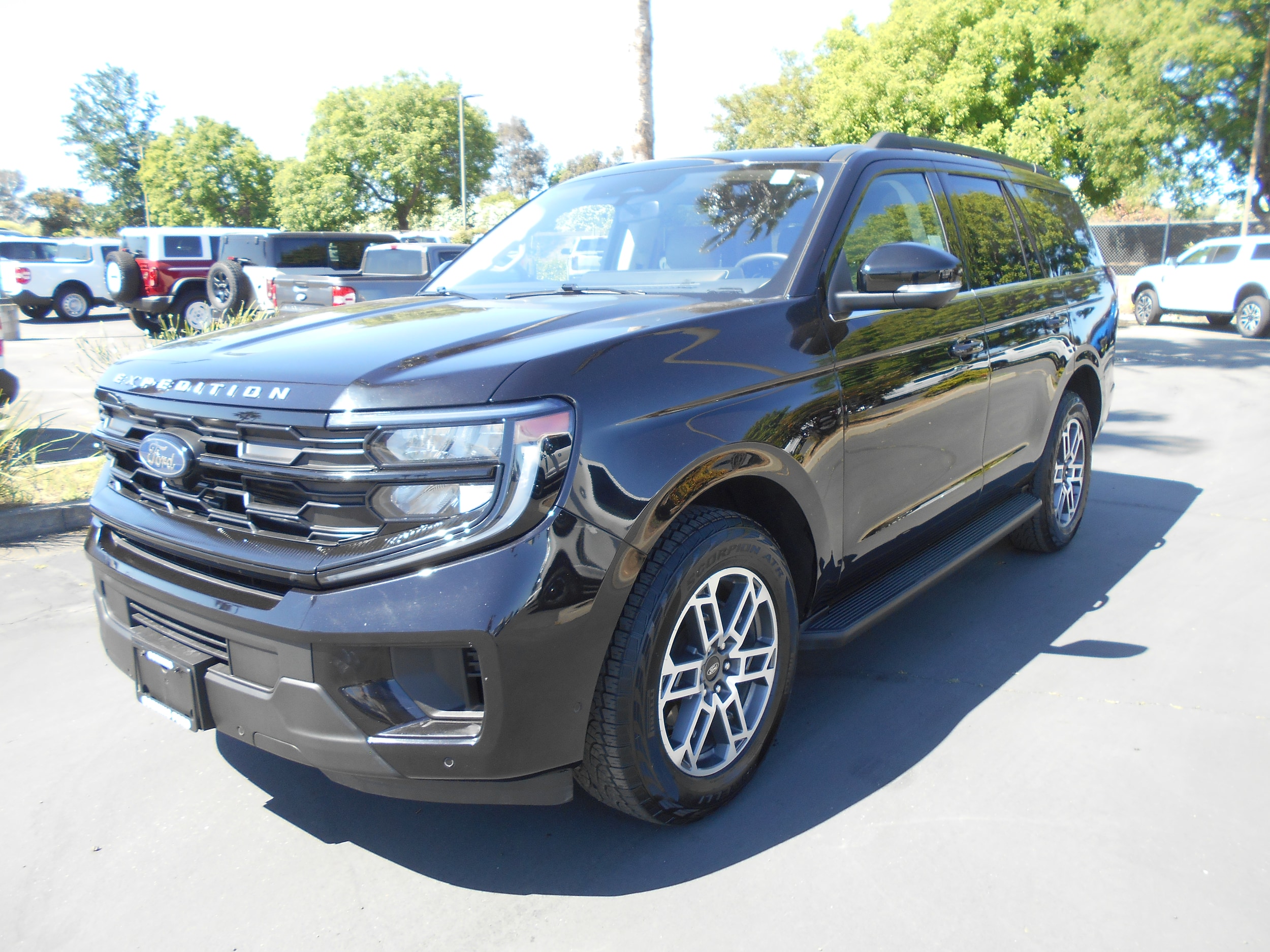 2025 Ford Expedition Active 4x4's photo