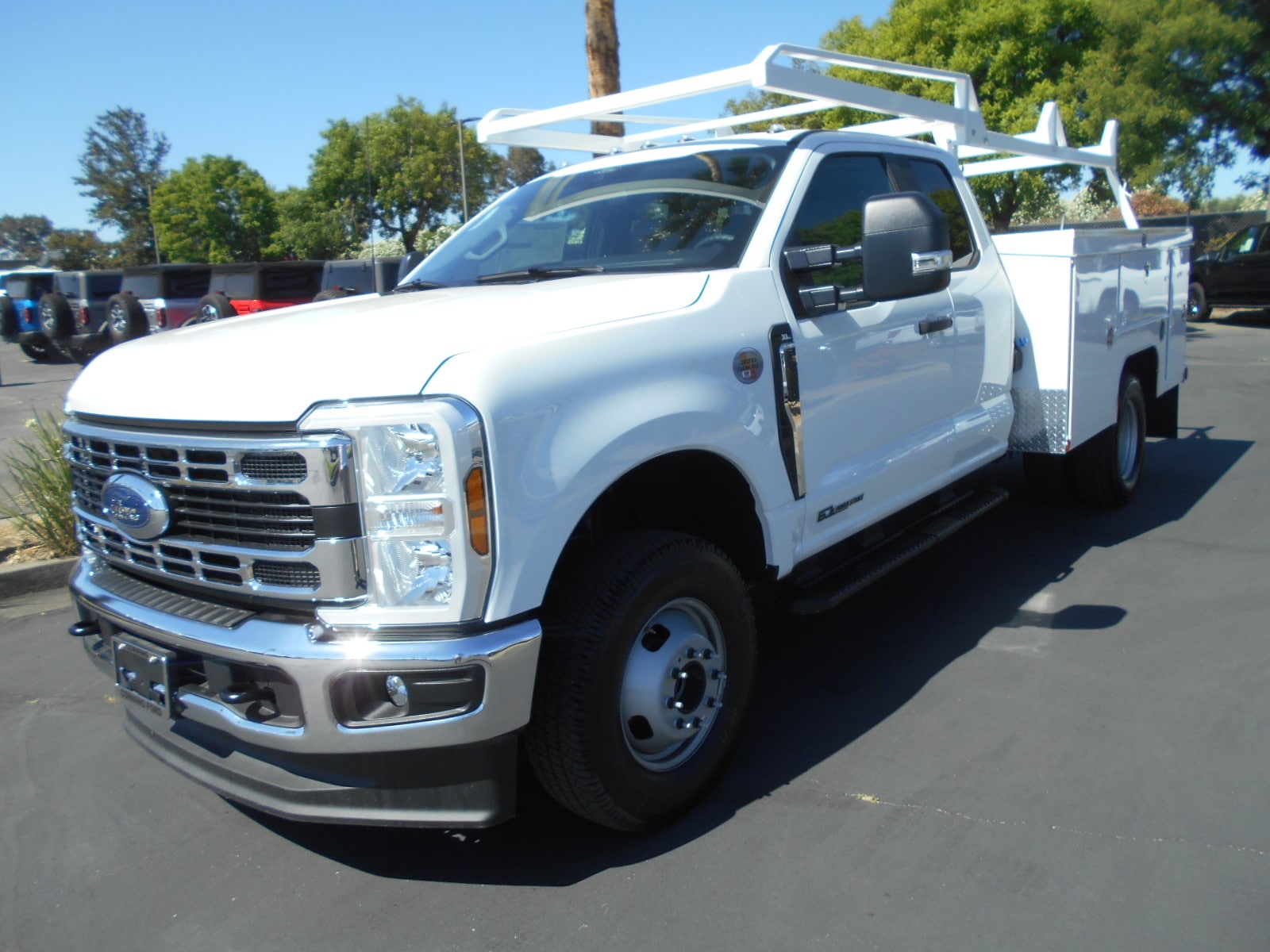 2025 Ford F-350 Chassis Truck Super Cab 