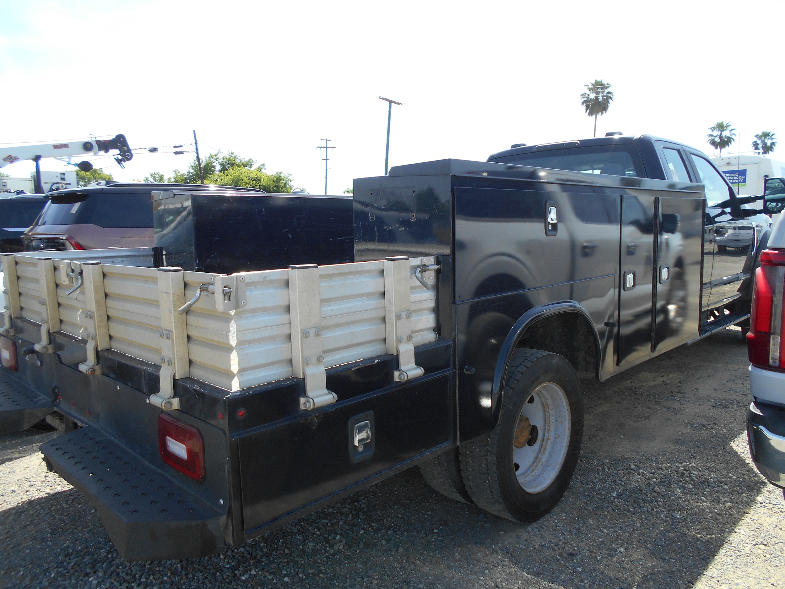 2022 Ford F-450 Chassis XL photo 4