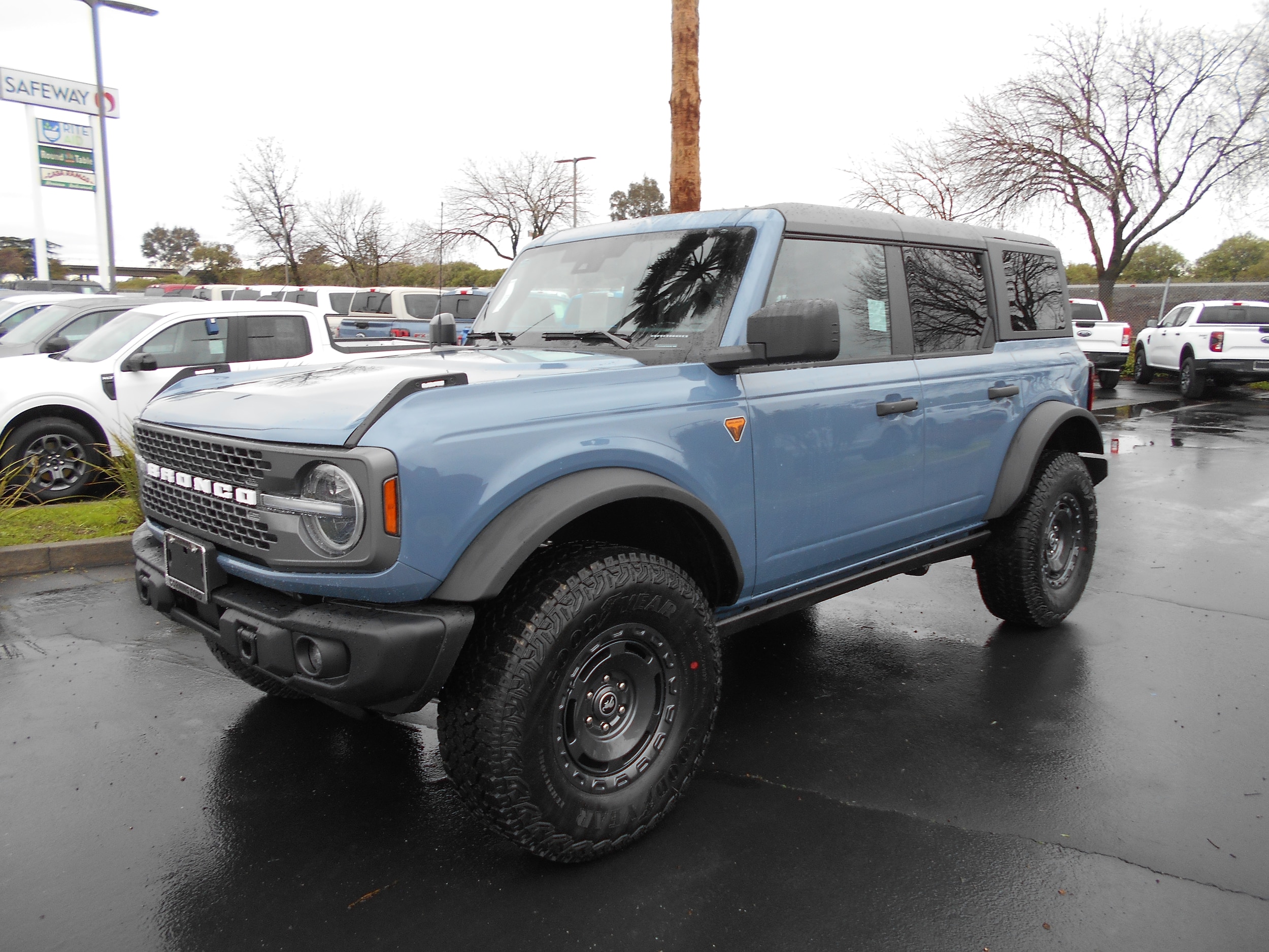 2025 Ford Bronco 4-Door Badlands's photo