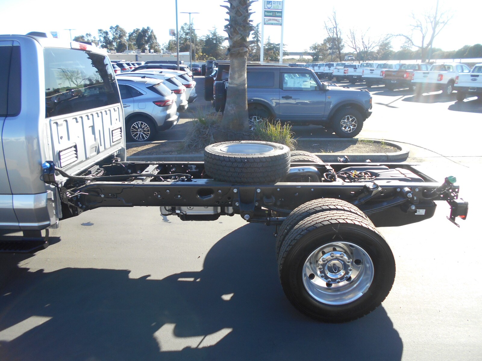 2024 Ford F-600 photo 4