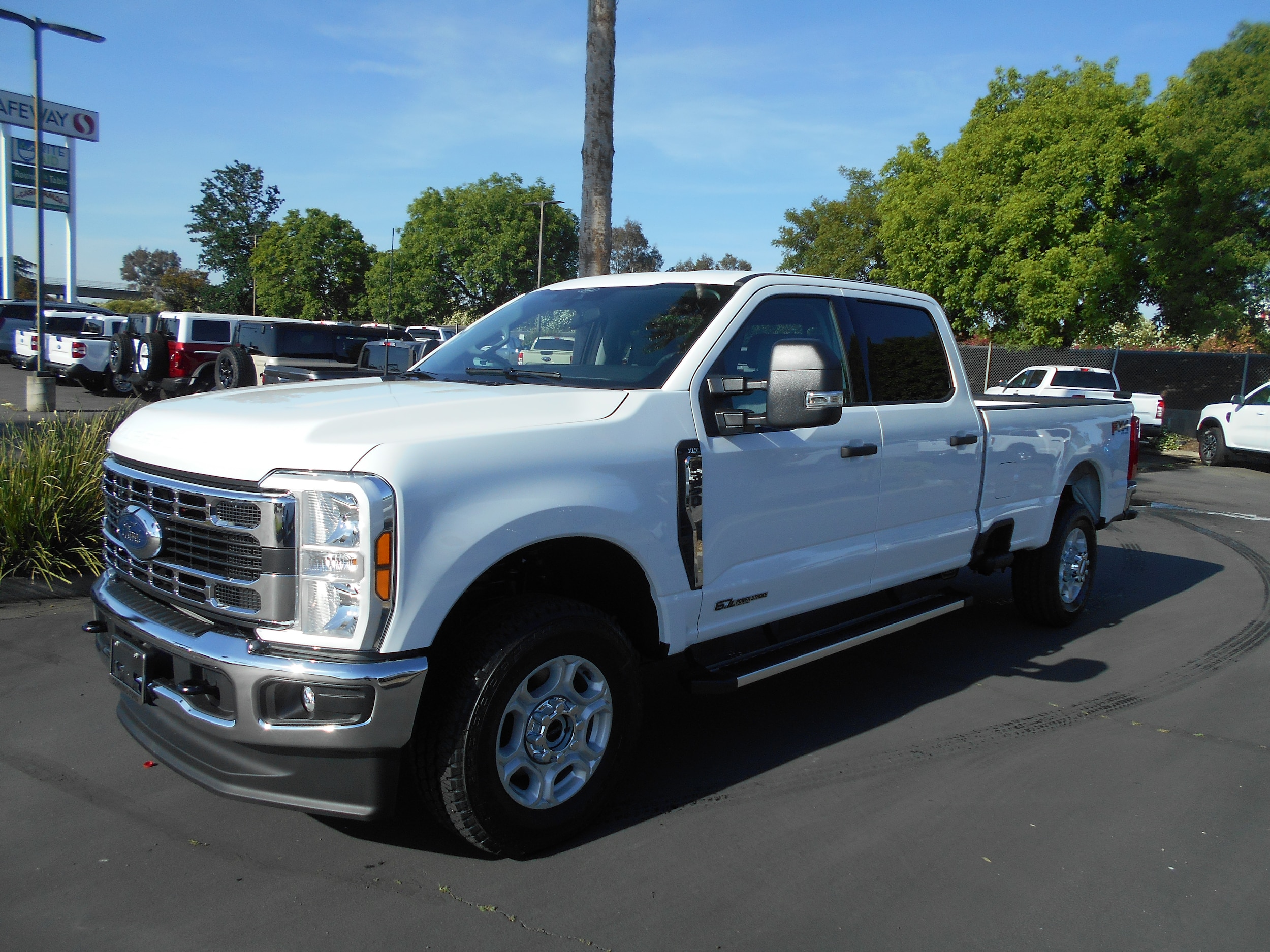 2026 Ford F-350 XLT 4x4 Crew Cab 8' Box SRW's photo