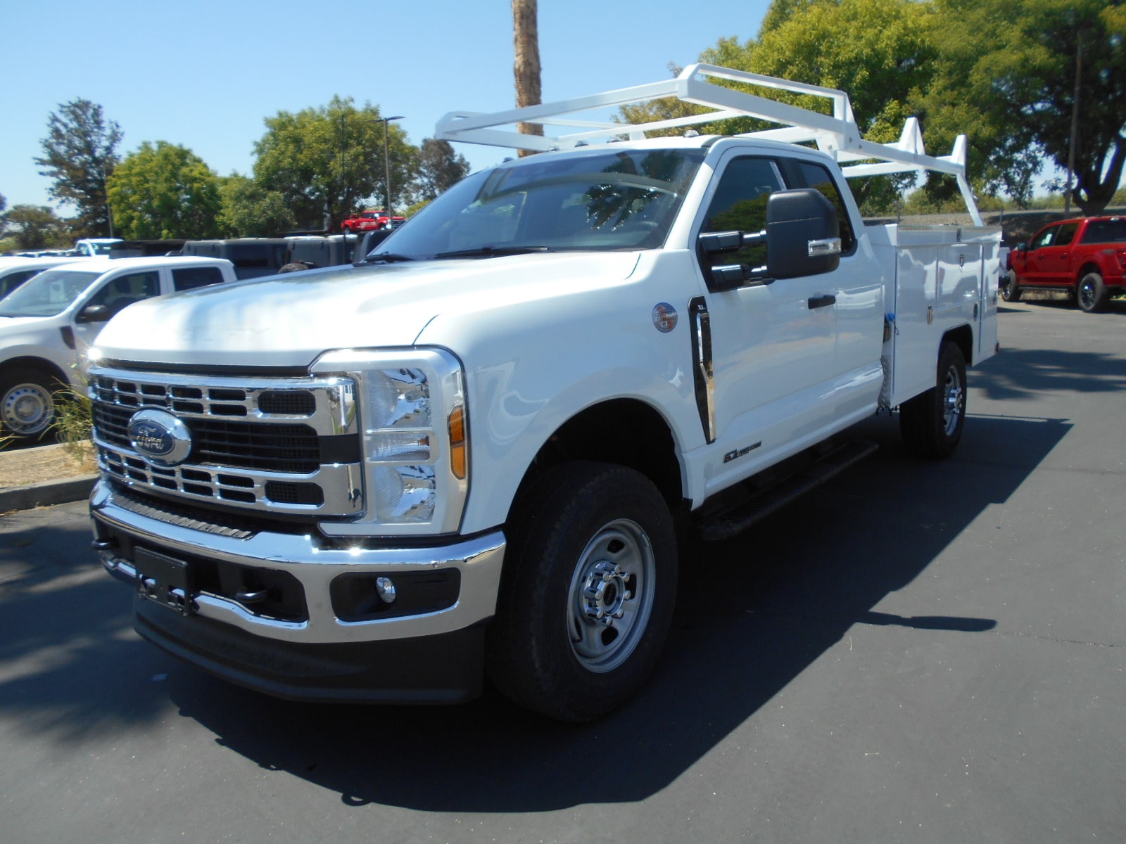 2025 Ford F-350 Super Duty Chassis Cab XL's photo