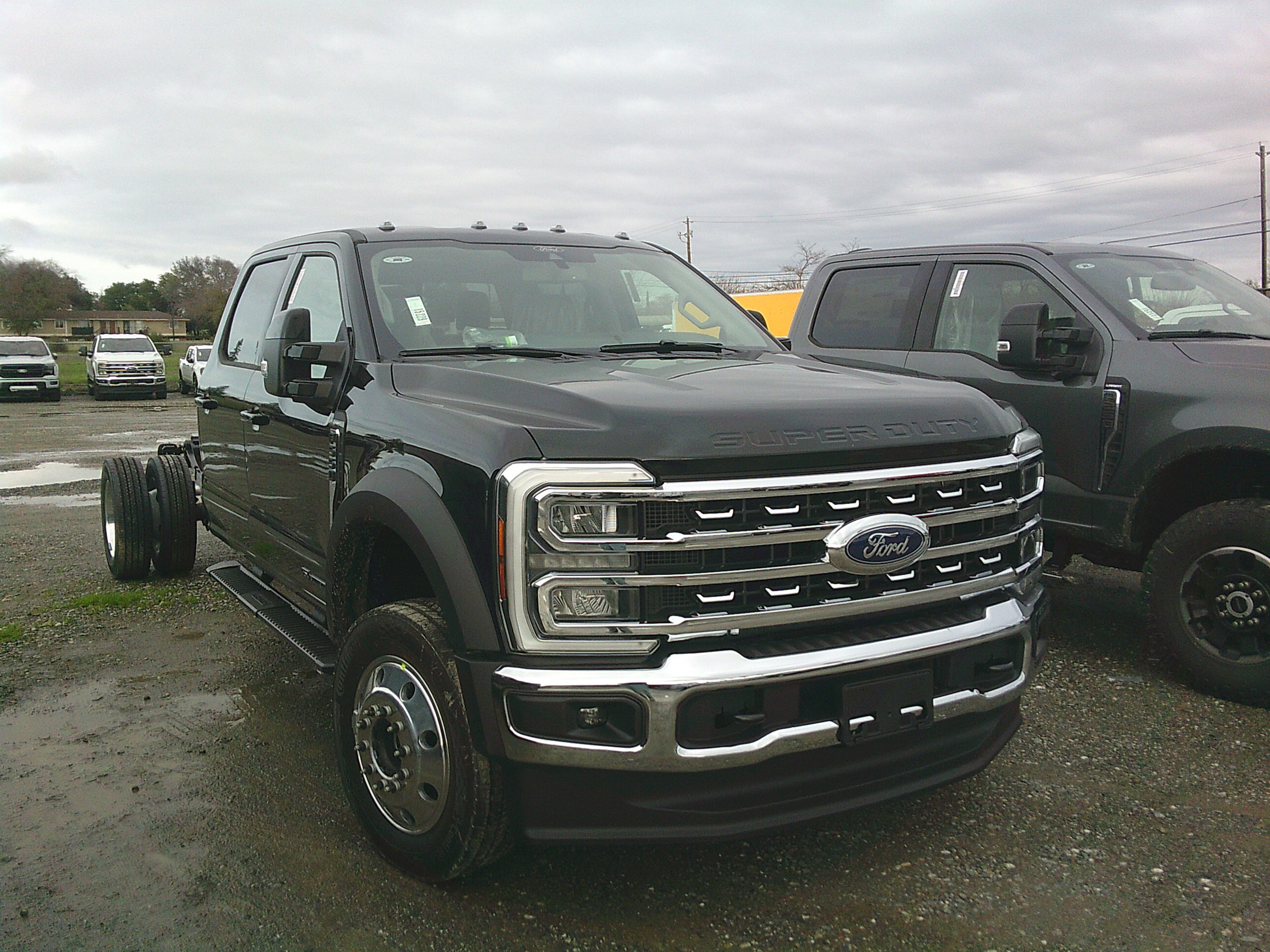 2026 Ford F-550 Super Duty Chassis Cab Lariat's photo