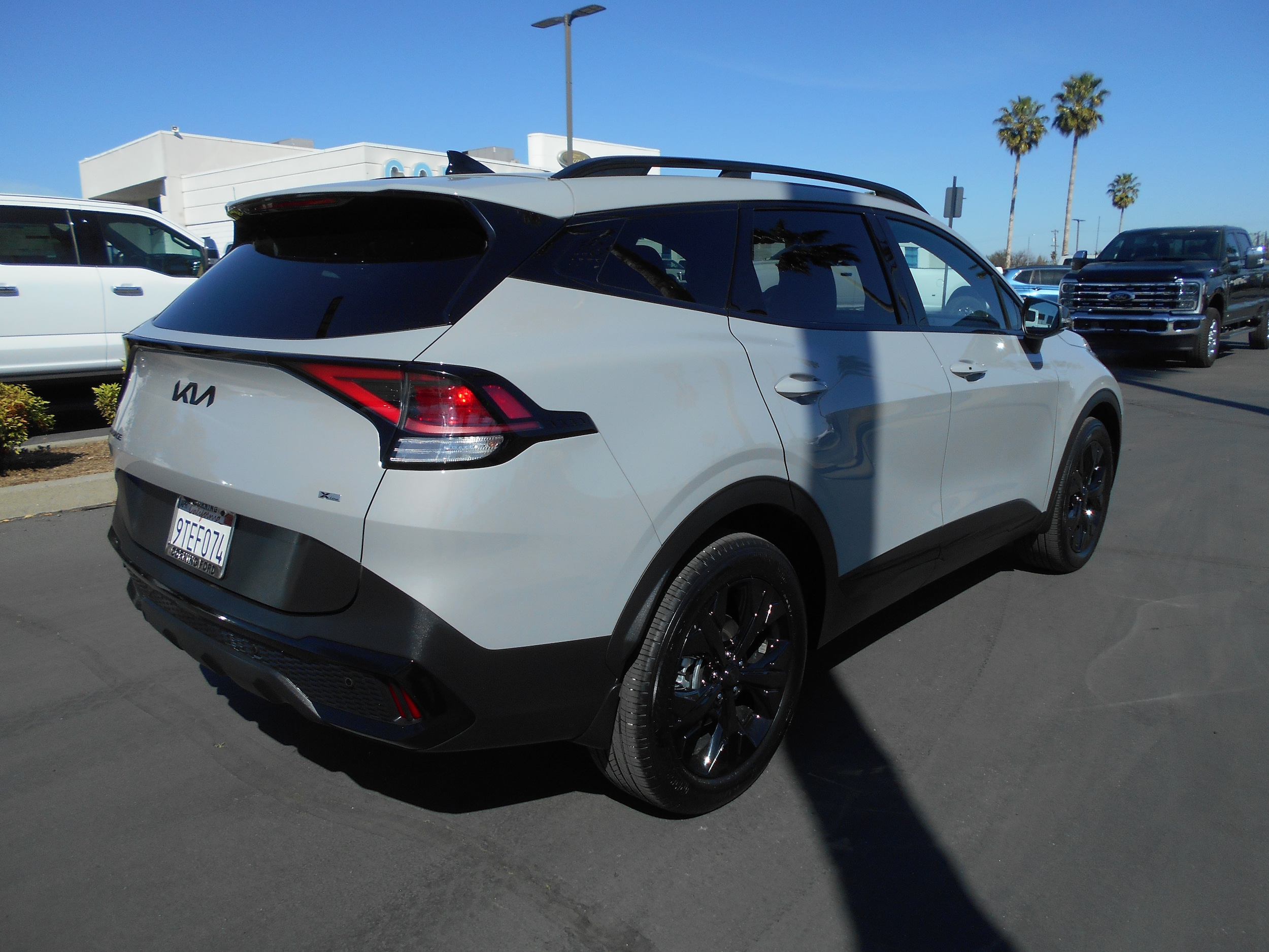 View vehicle photo 7