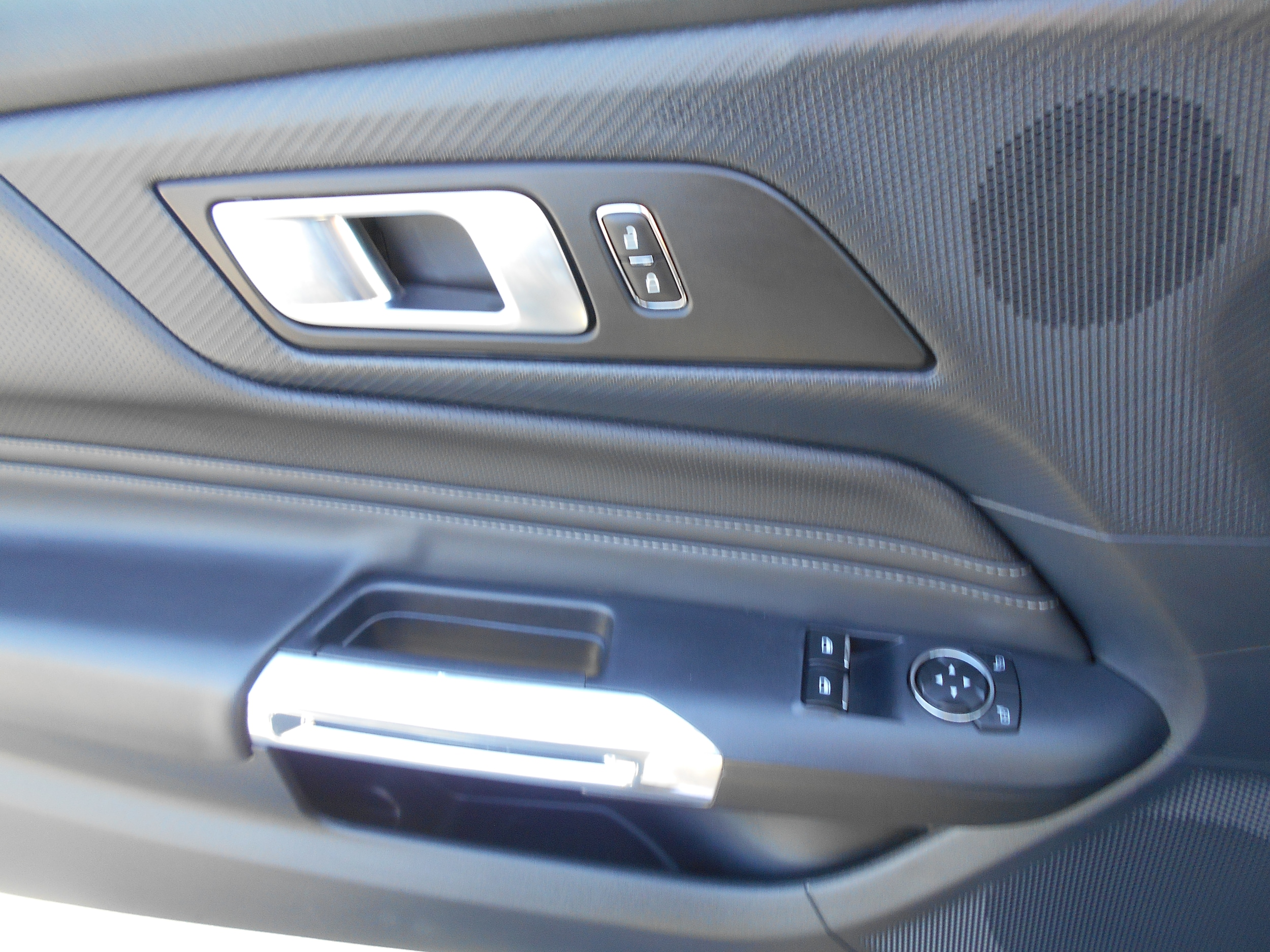 2024 Ford Mustang Leather photo 5