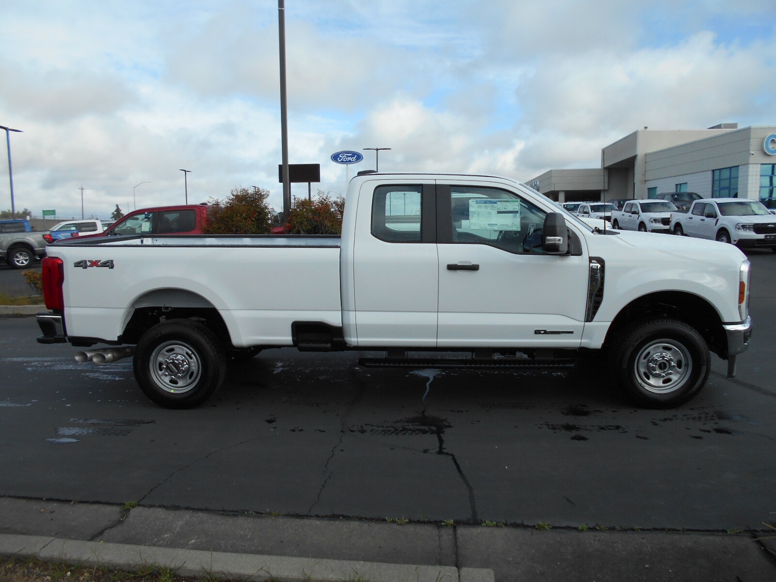 2025 Ford F-350 XL photo 2