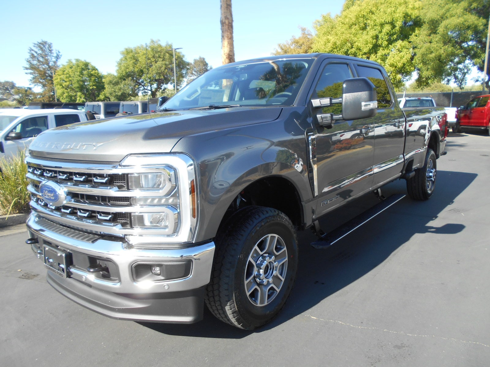 2025 Ford F-350 Super Duty Lariat's photo