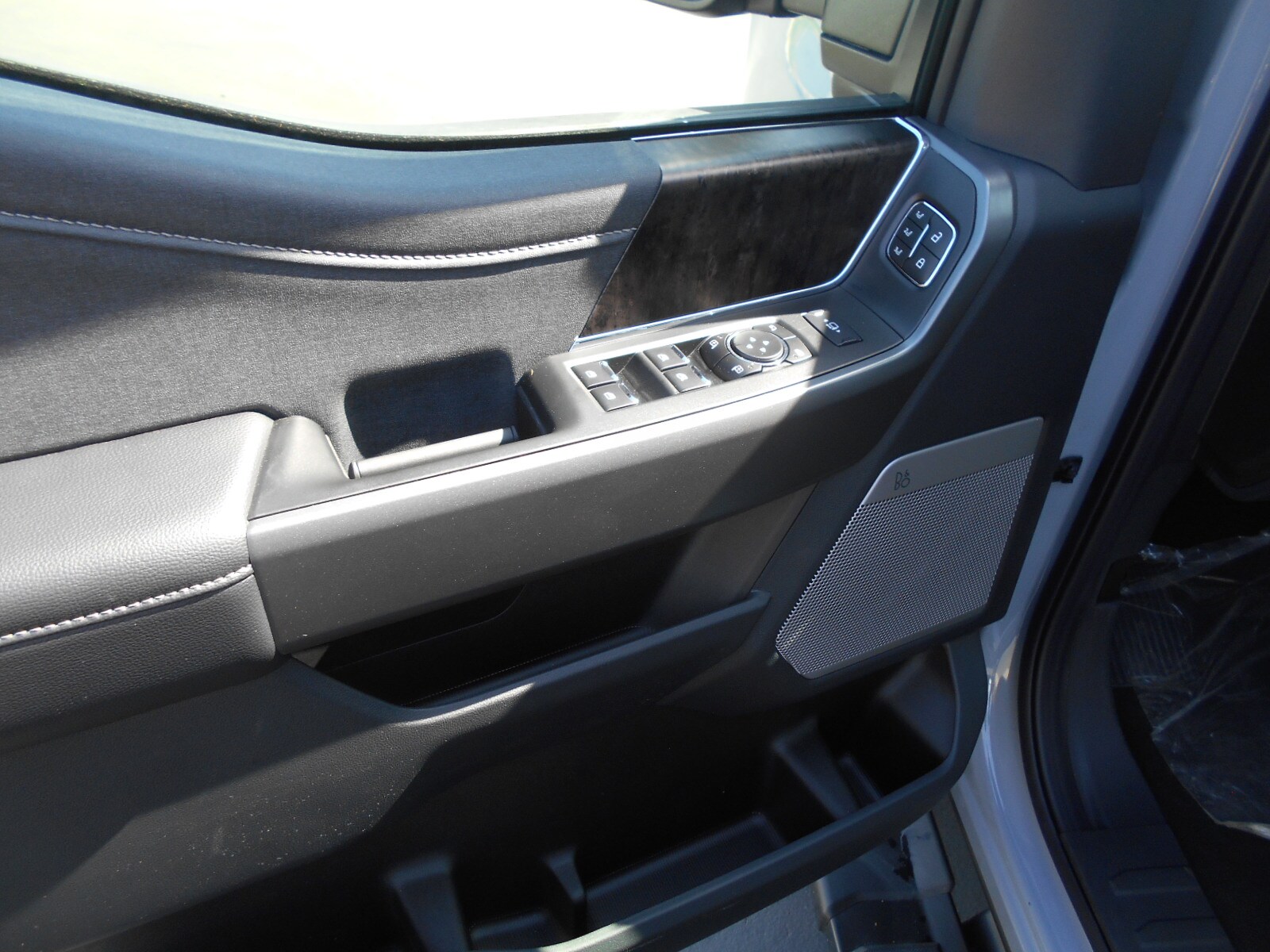 2025 Ford F-250 Lariat photo 4