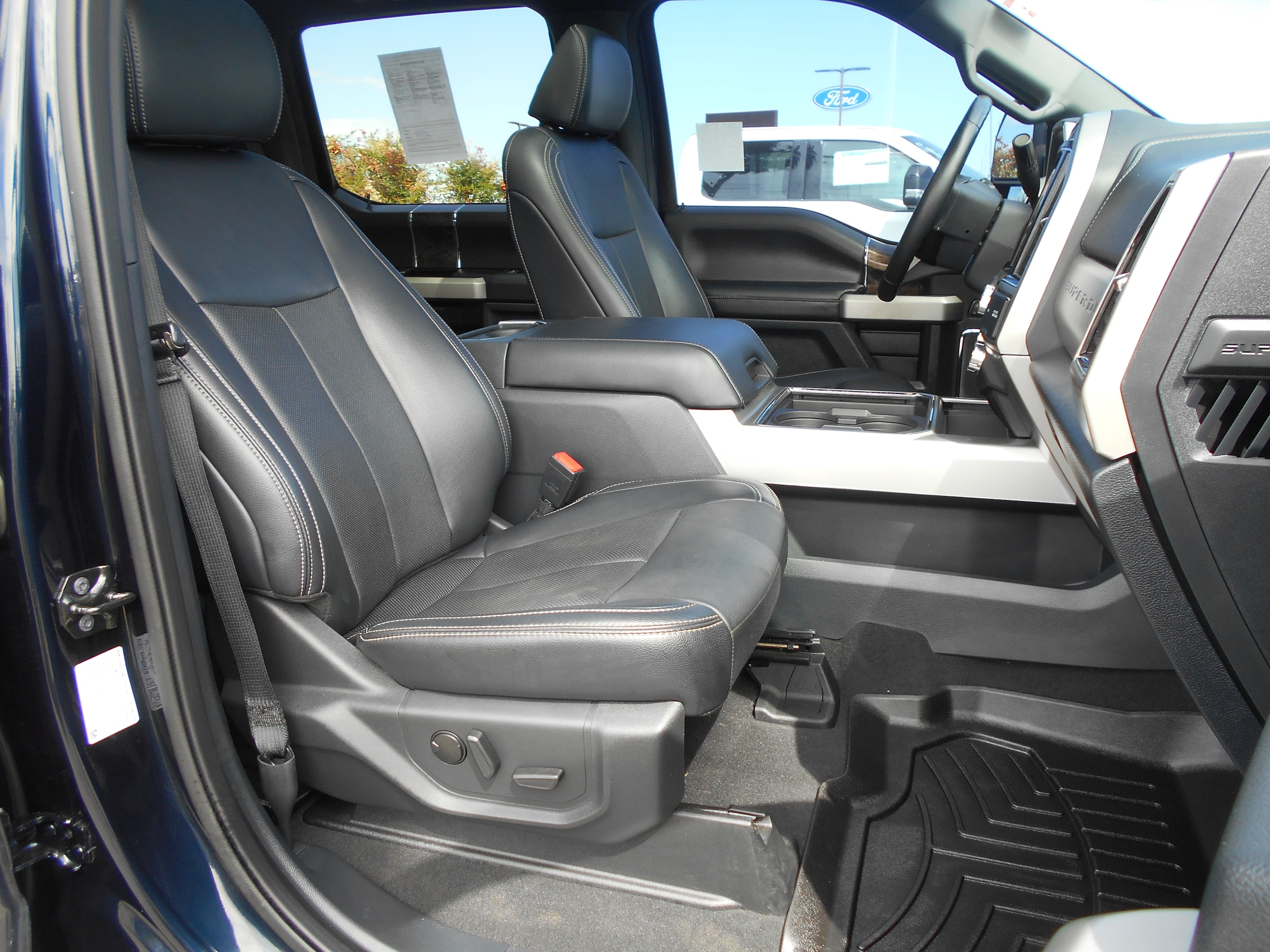 2022 Ford F-450 Leather photo 6